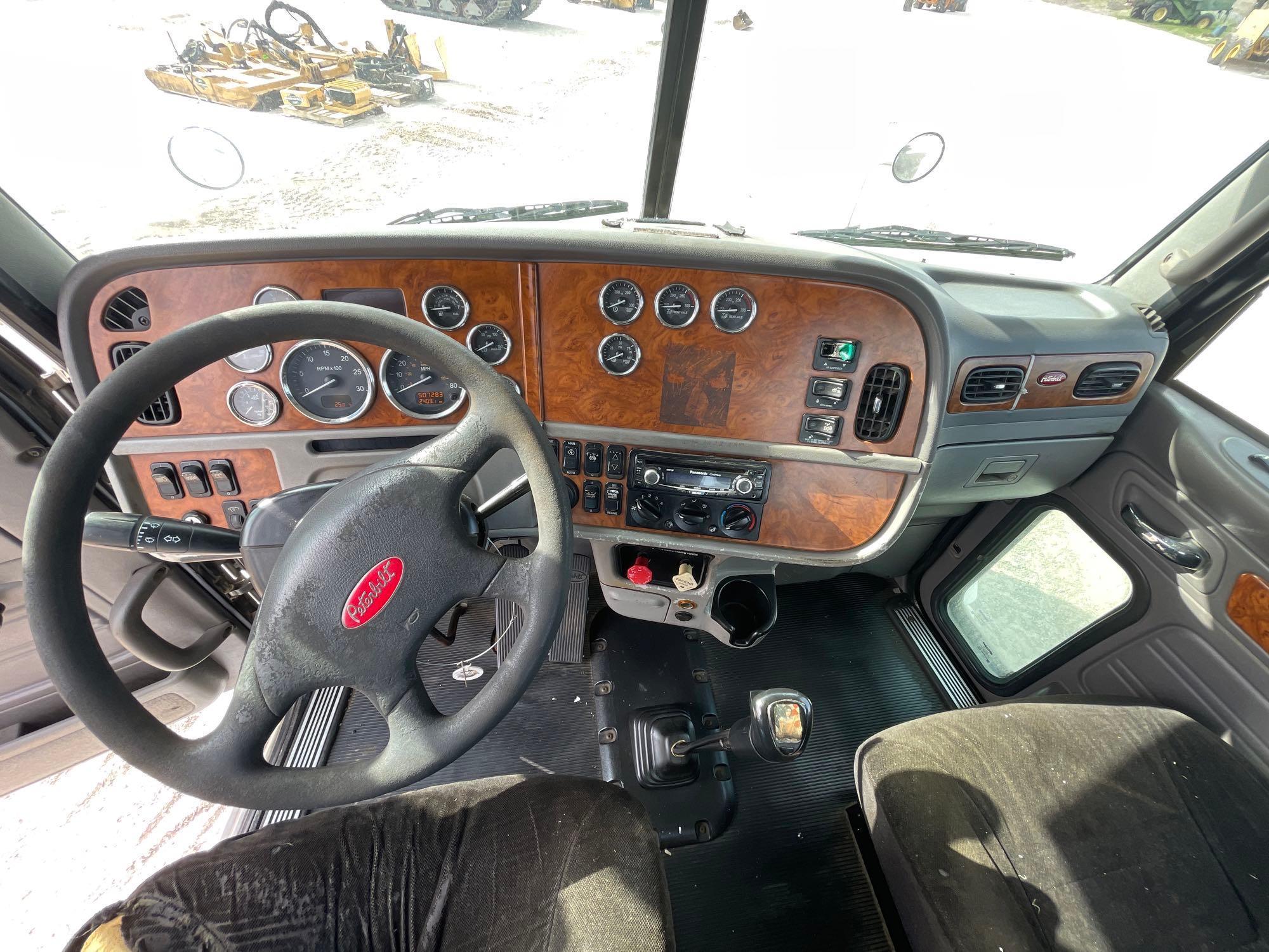 2009 Peterbilt 384 Day Cab Truck Tractor