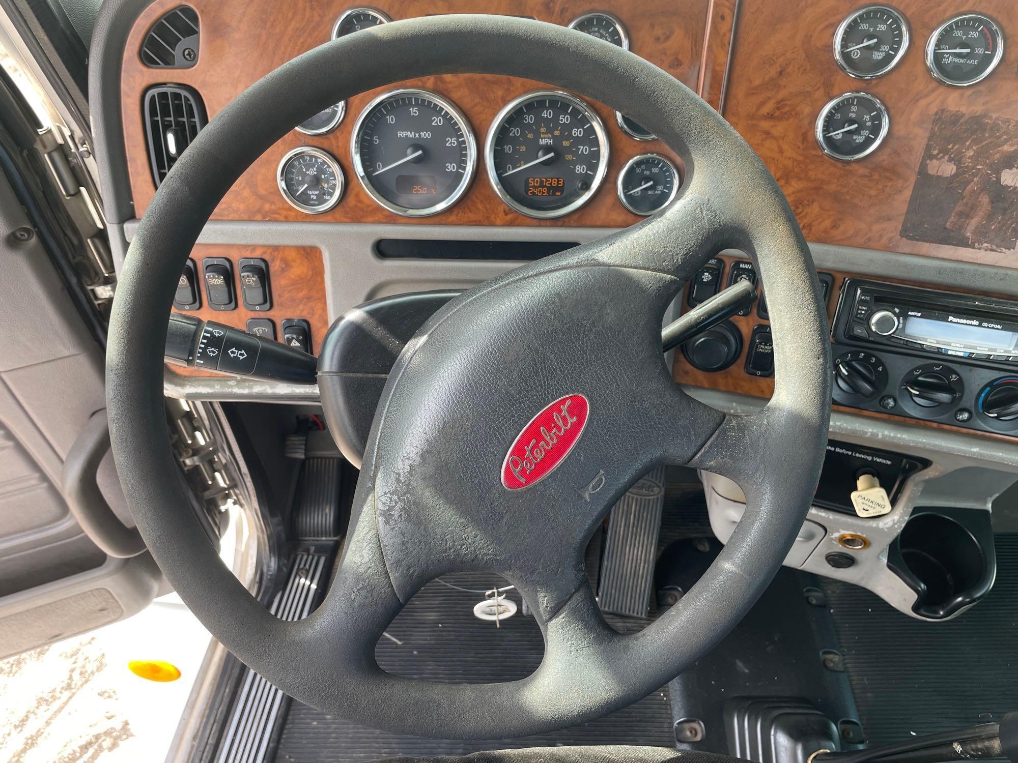 2009 Peterbilt 384 Day Cab Truck Tractor
