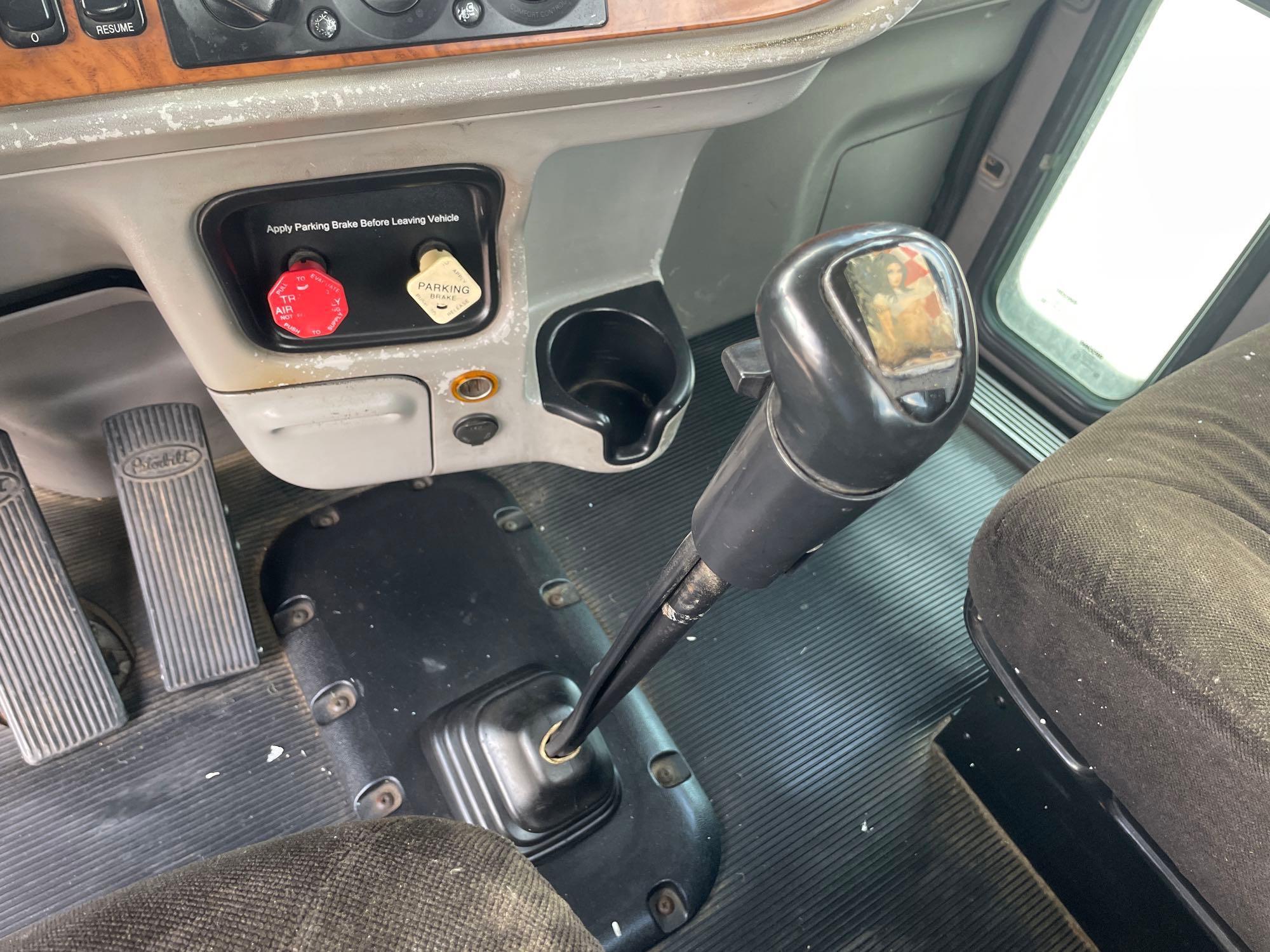 2009 Peterbilt 384 Day Cab Truck Tractor