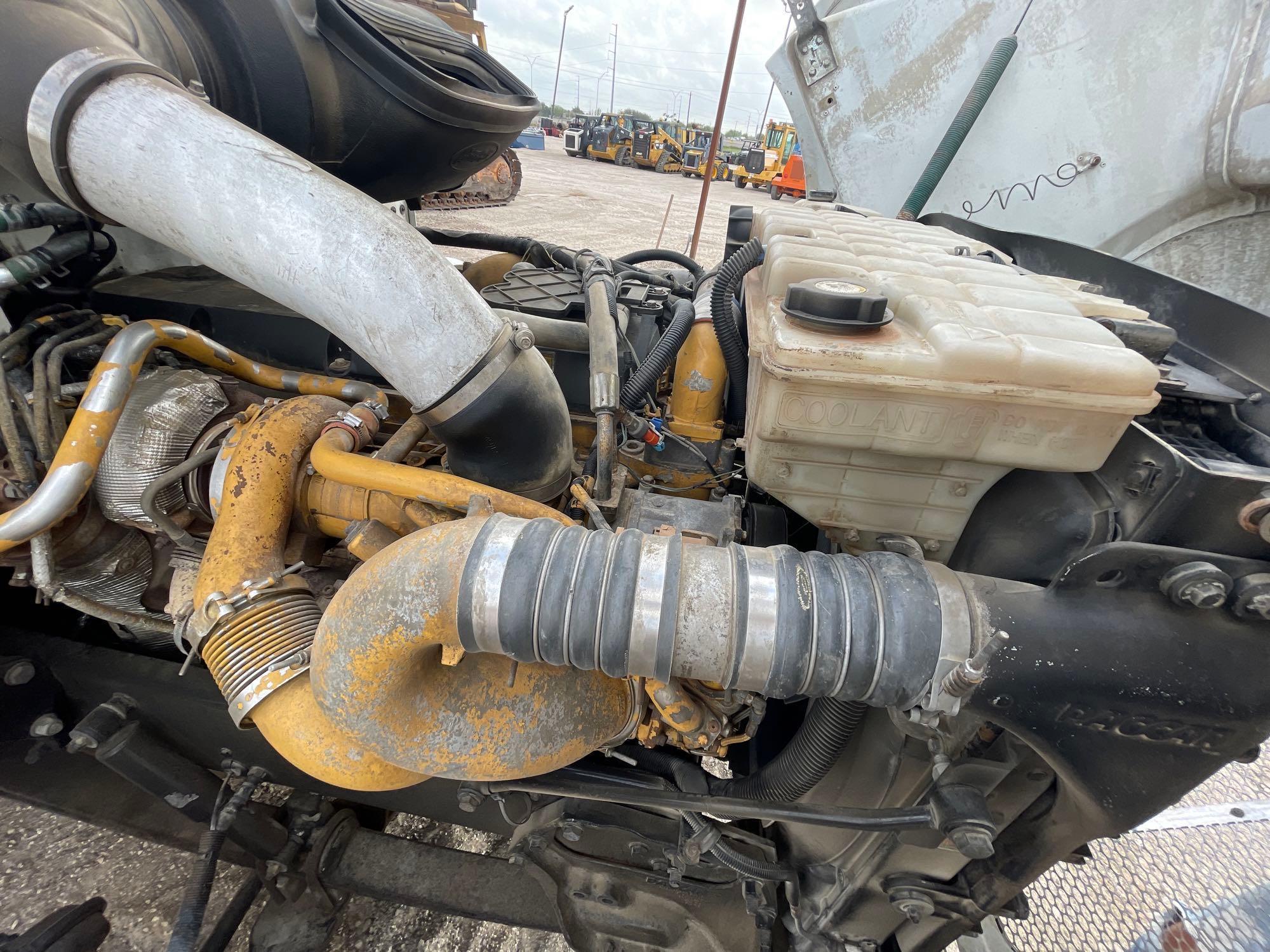 2009 Peterbilt 384 Day Cab Truck Tractor