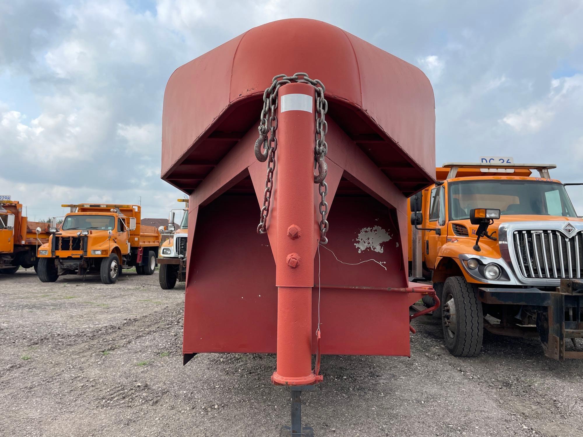 2000 Reye Gooseneck Livestock Trailer