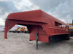2000 Reye Gooseneck Livestock Trailer