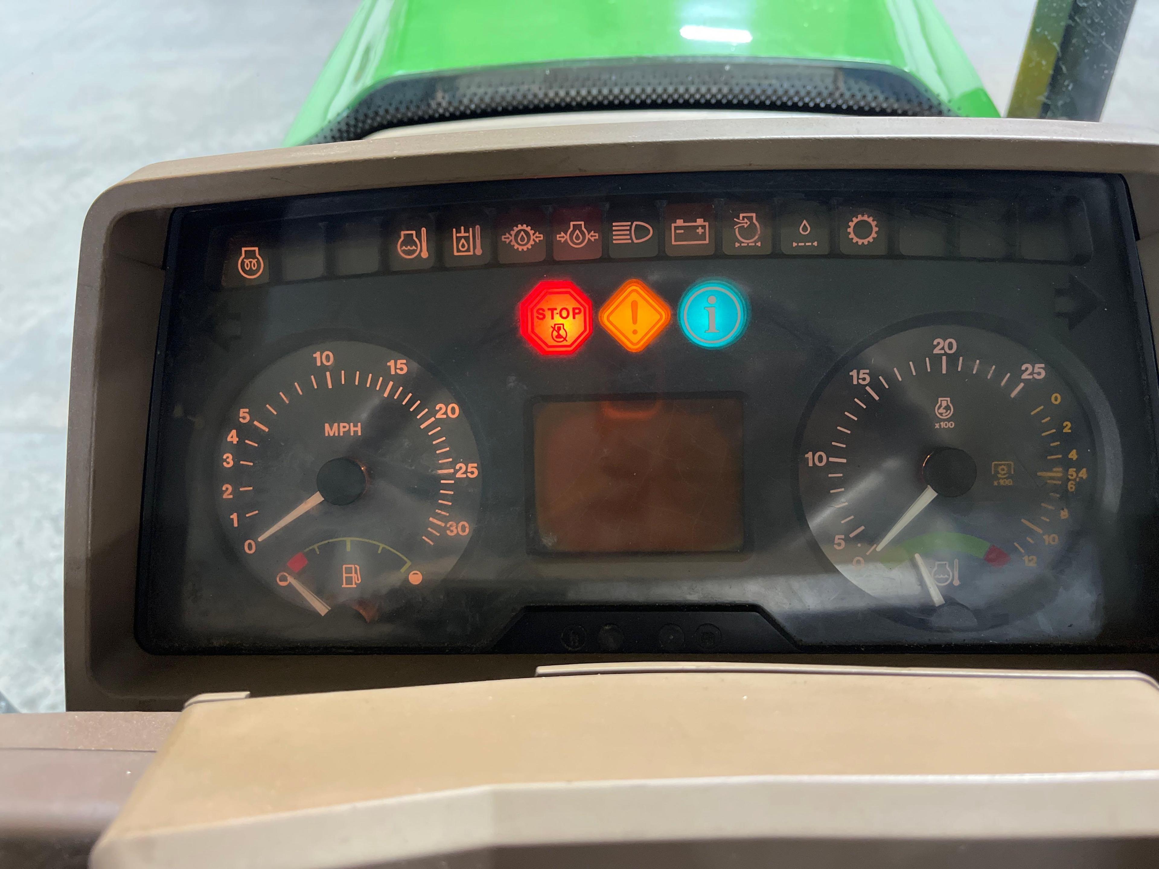 John Deere 7220 Farm Tractor