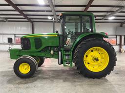 John Deere 7220 Farm Tractor
