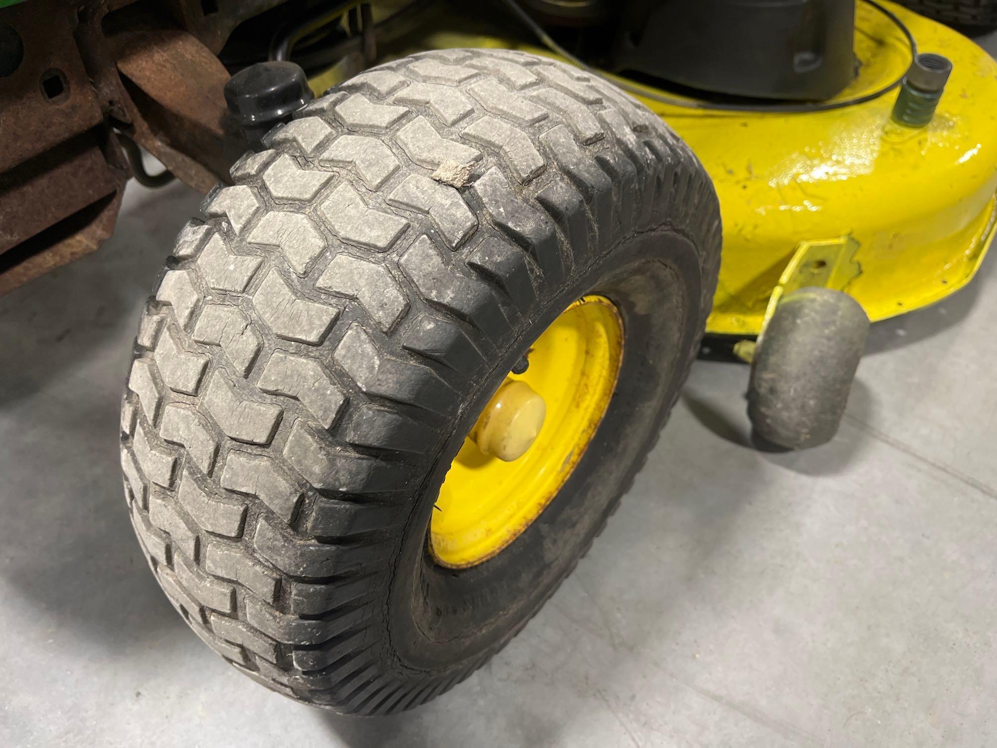 John Deere D130 42 In Riding Lawn Mower Tractor