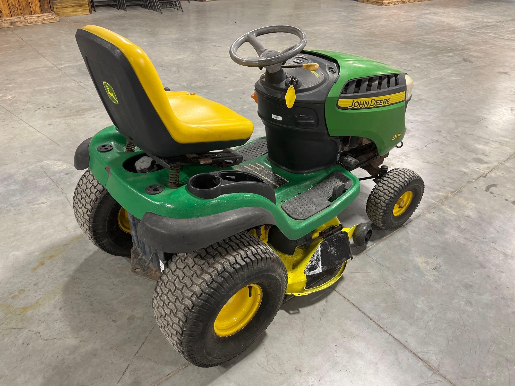 John Deere D130 42 In Riding Lawn Mower Tractor