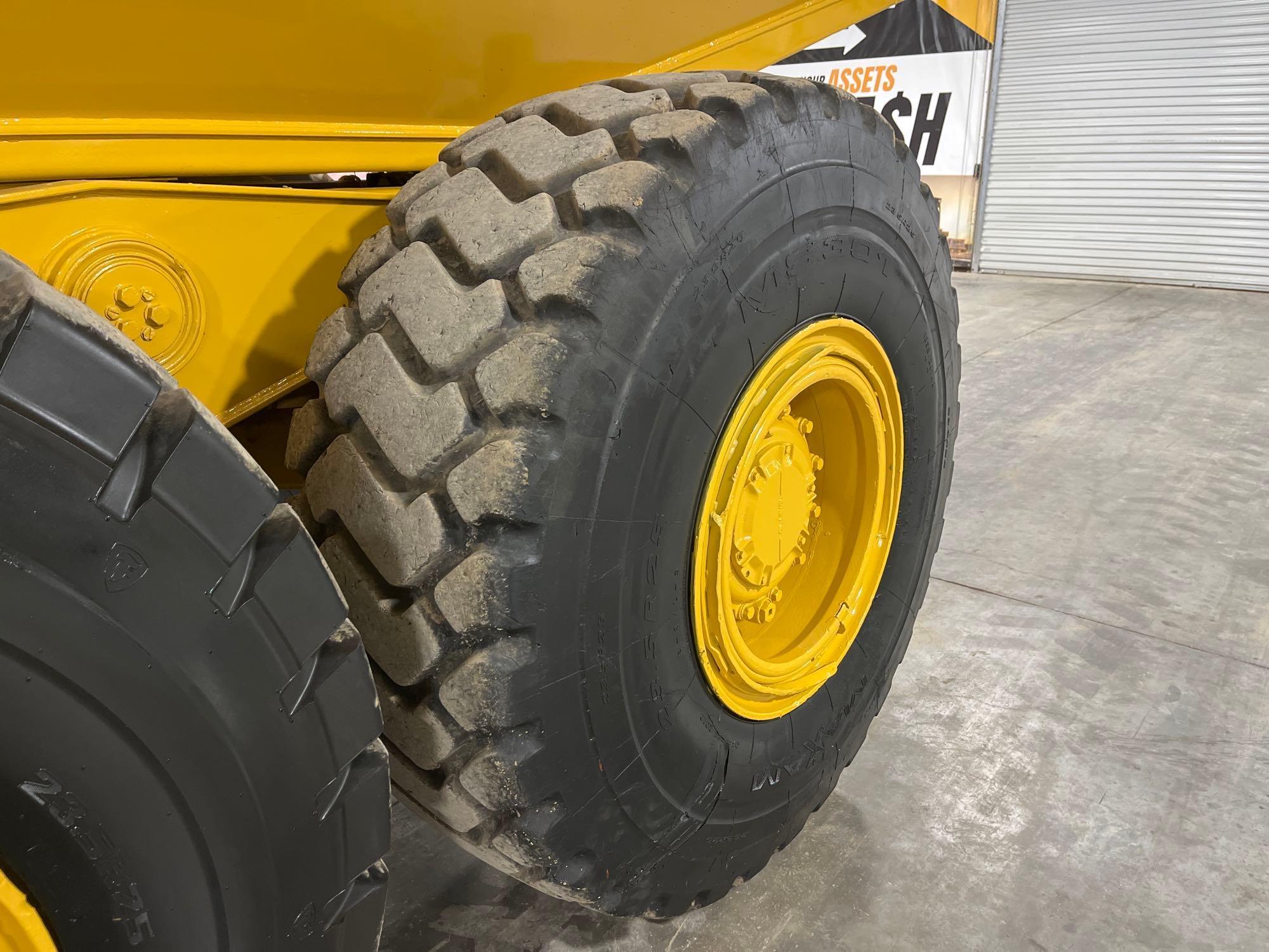 1995 Caterpillar D250E Articulating Dump Truck