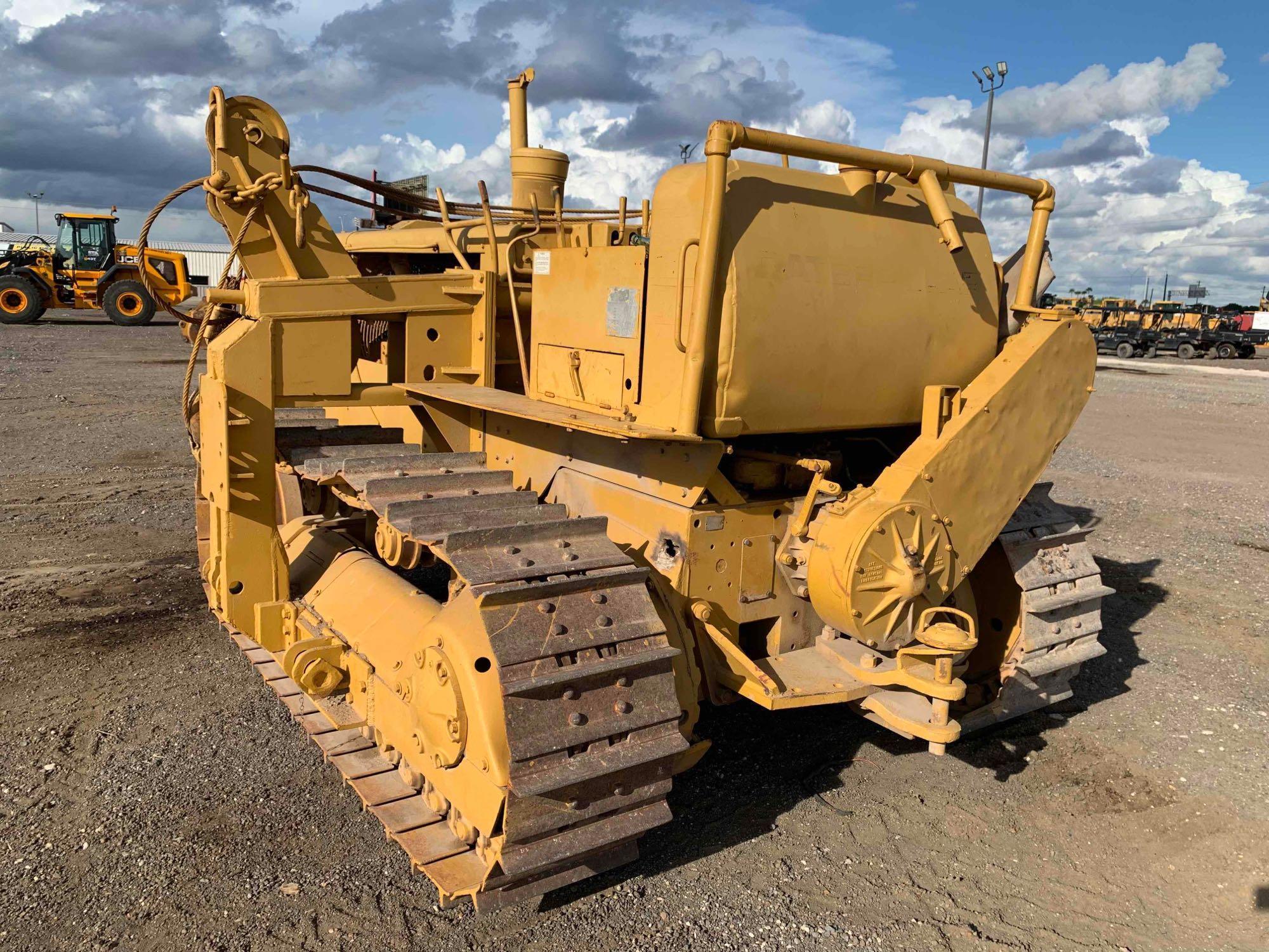 Caterpillar 561Crawler Pipelayer