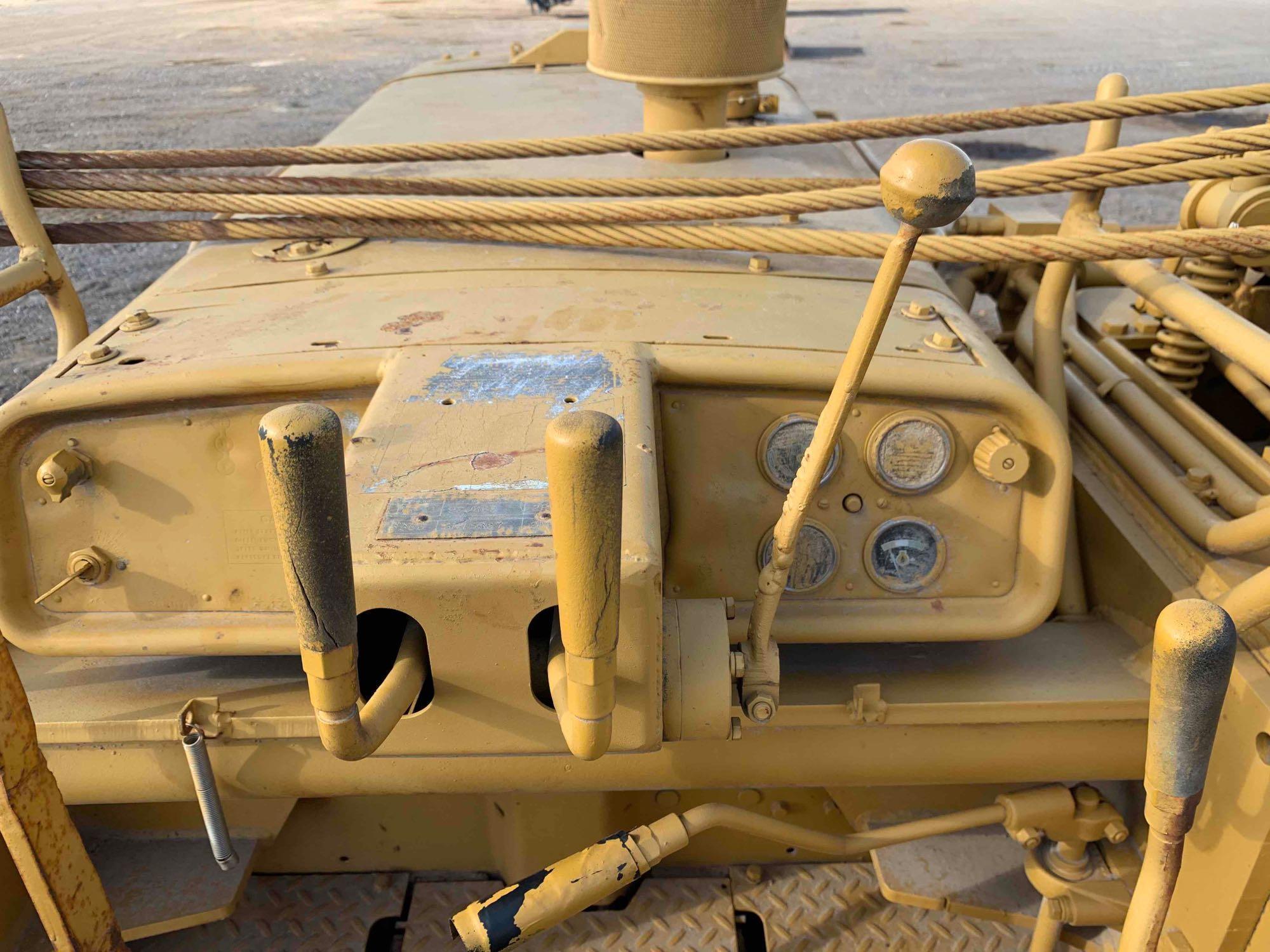 Caterpillar 561Crawler Pipelayer