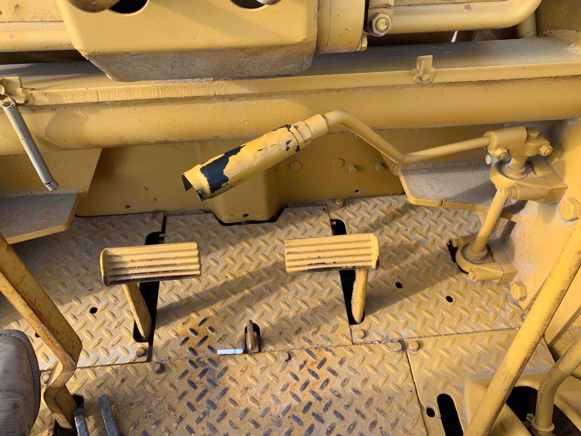 Caterpillar 561Crawler Pipelayer