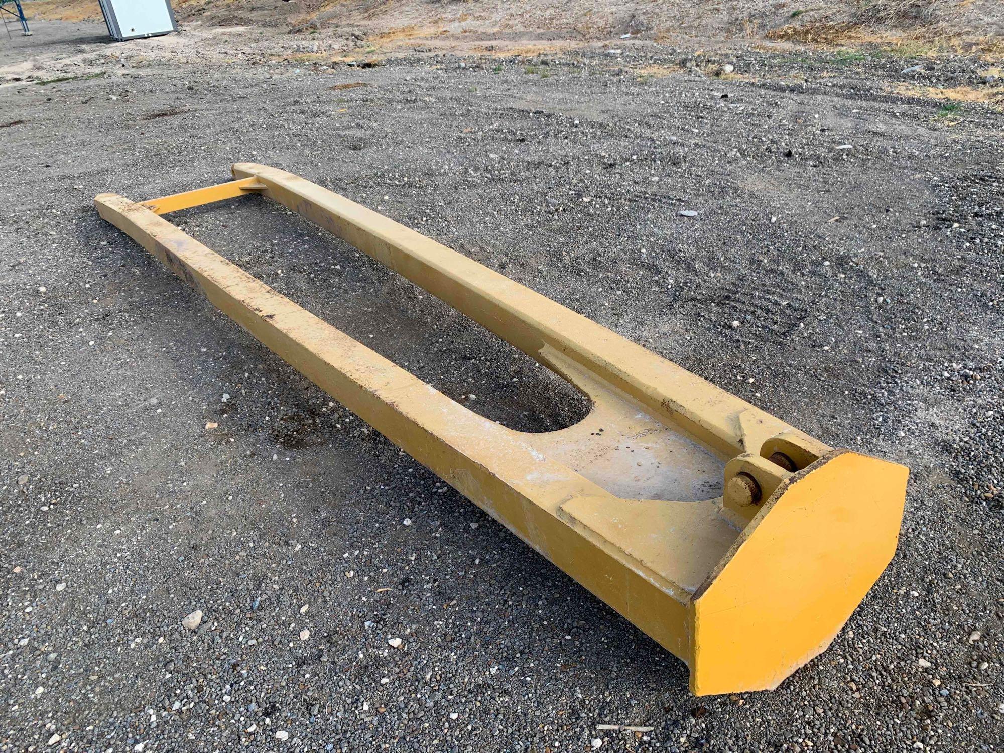 Caterpillar 561Crawler Pipelayer
