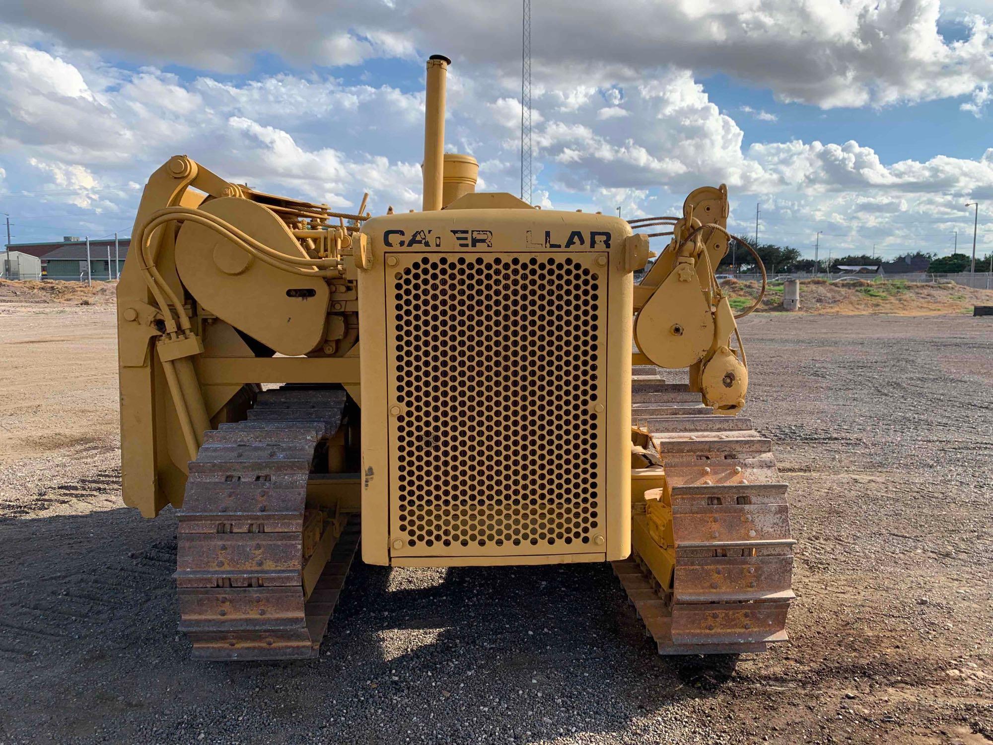 Caterpillar 561Crawler Pipelayer