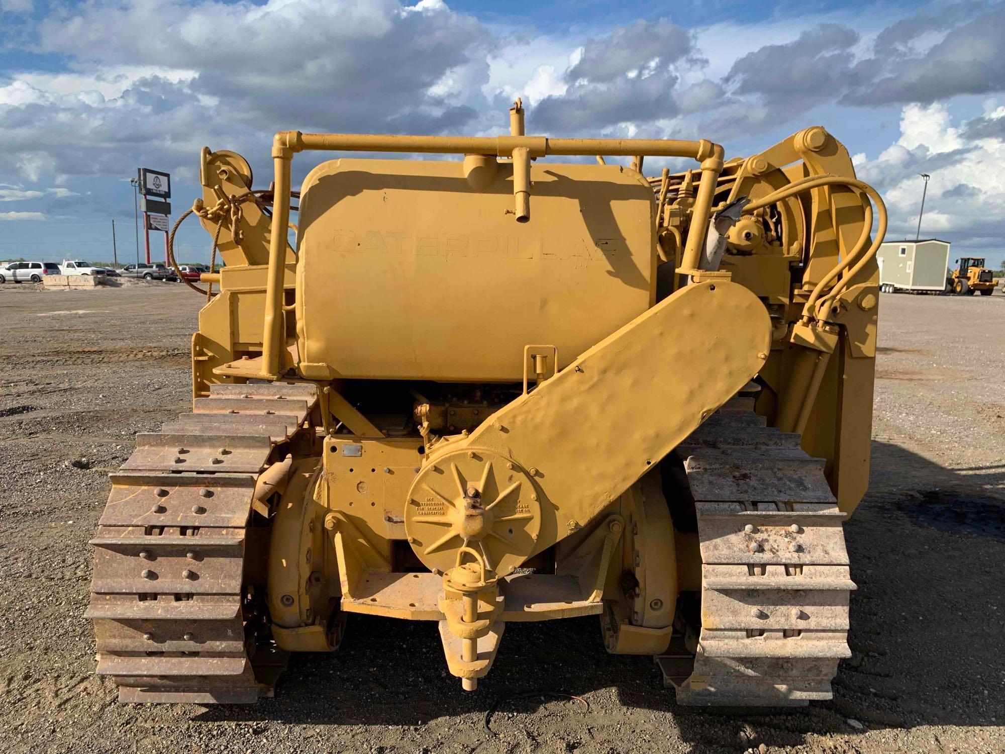 Caterpillar 561Crawler Pipelayer