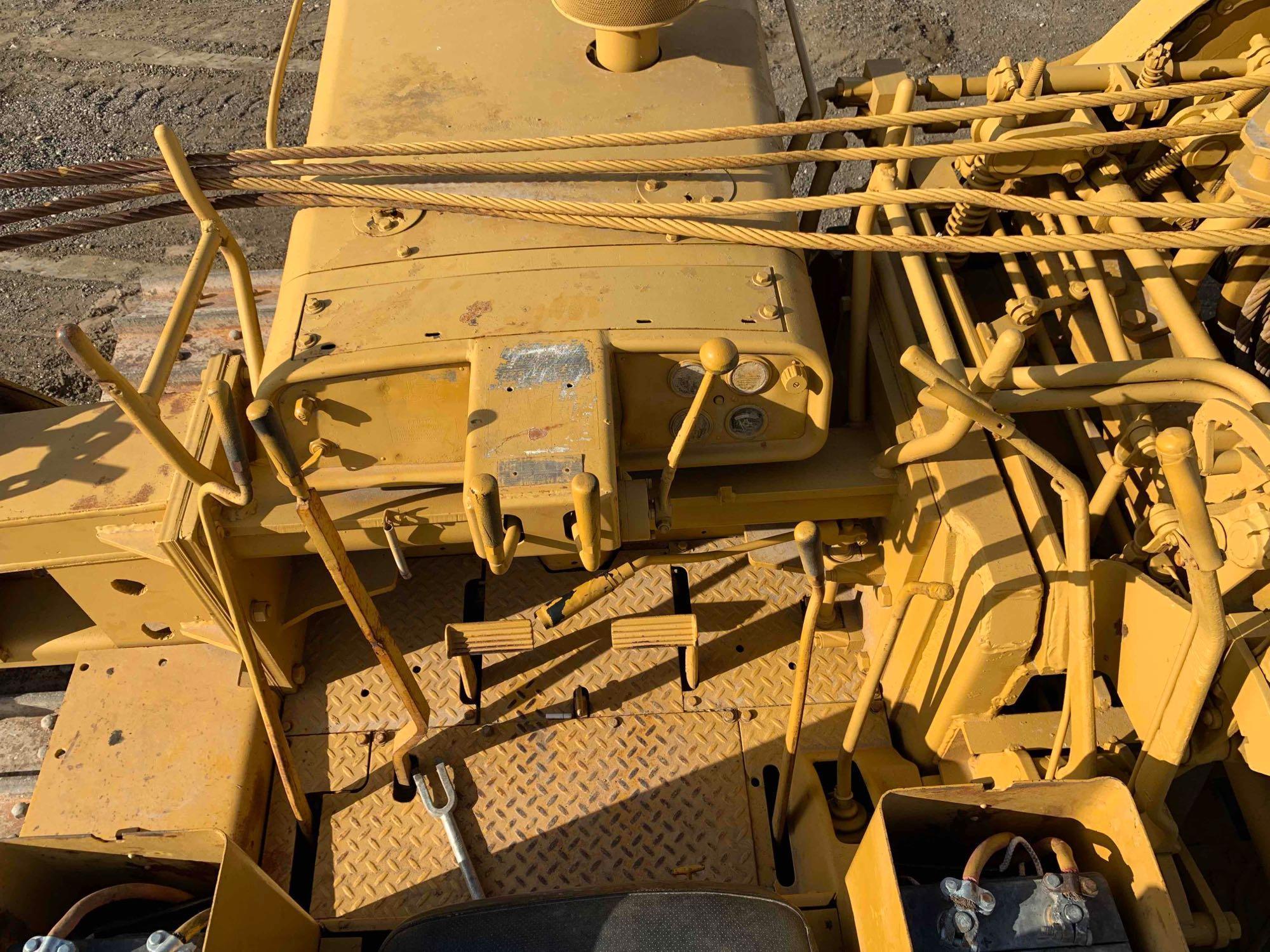 Caterpillar 561Crawler Pipelayer