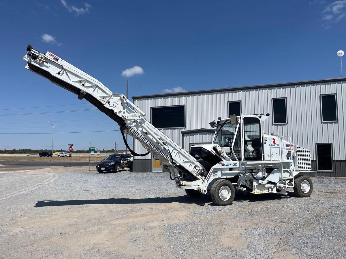 2016 Roadtec CB-100 Conveyor Broom