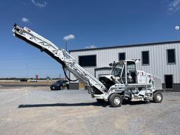 2016 Roadtec CB-100 Conveyor Broom