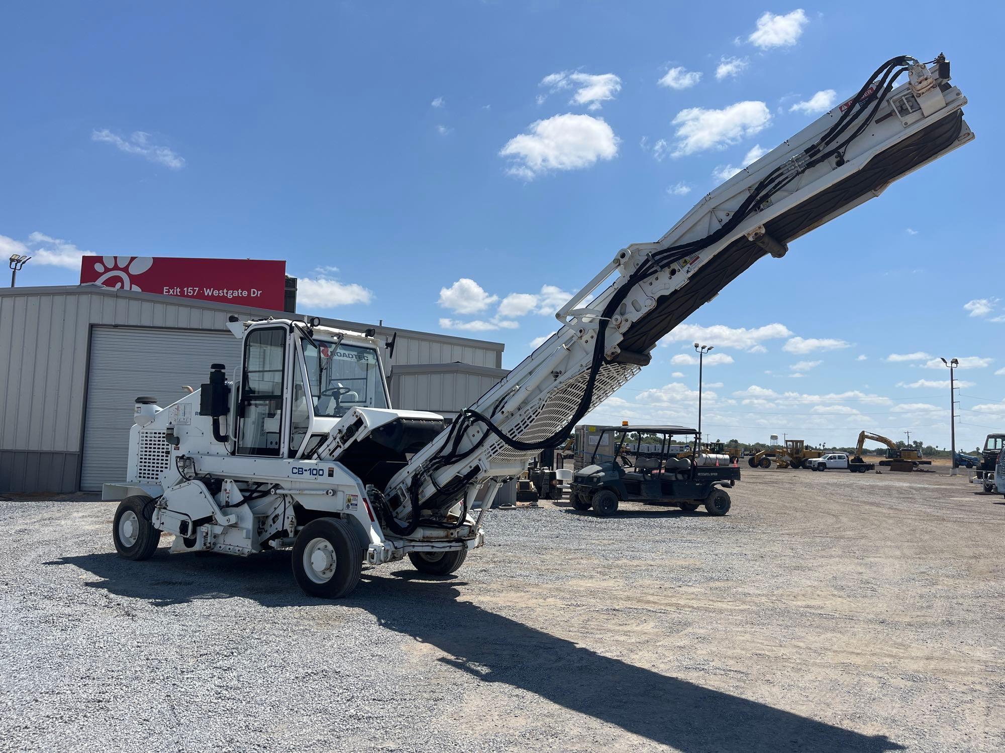 2016 Roadtec CB-100 Conveyor Broom