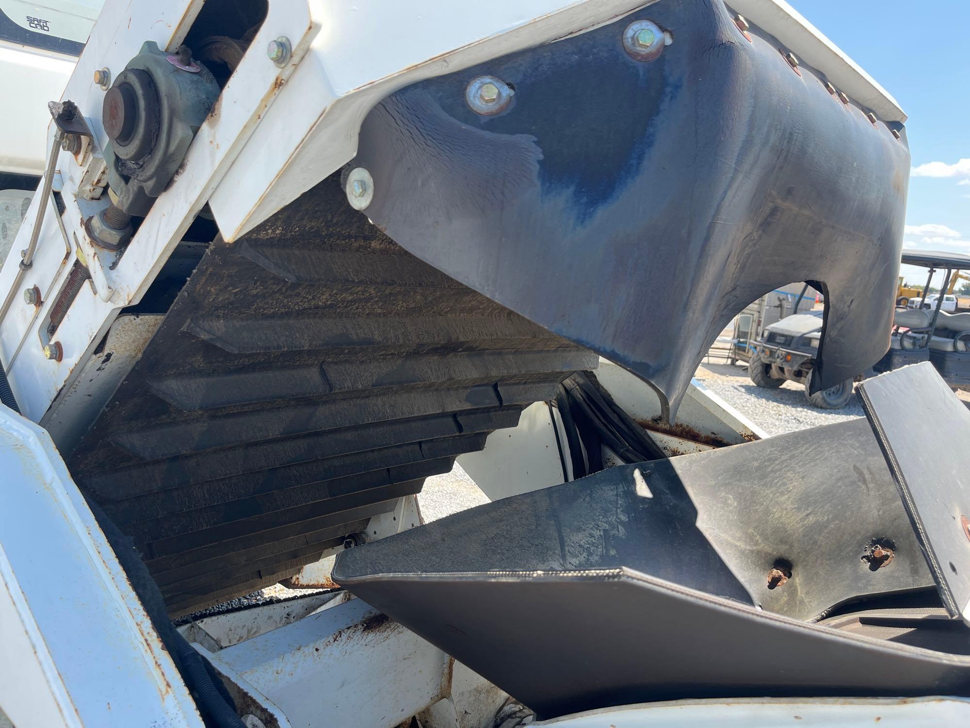 2016 Roadtec CB-100 Conveyor Broom