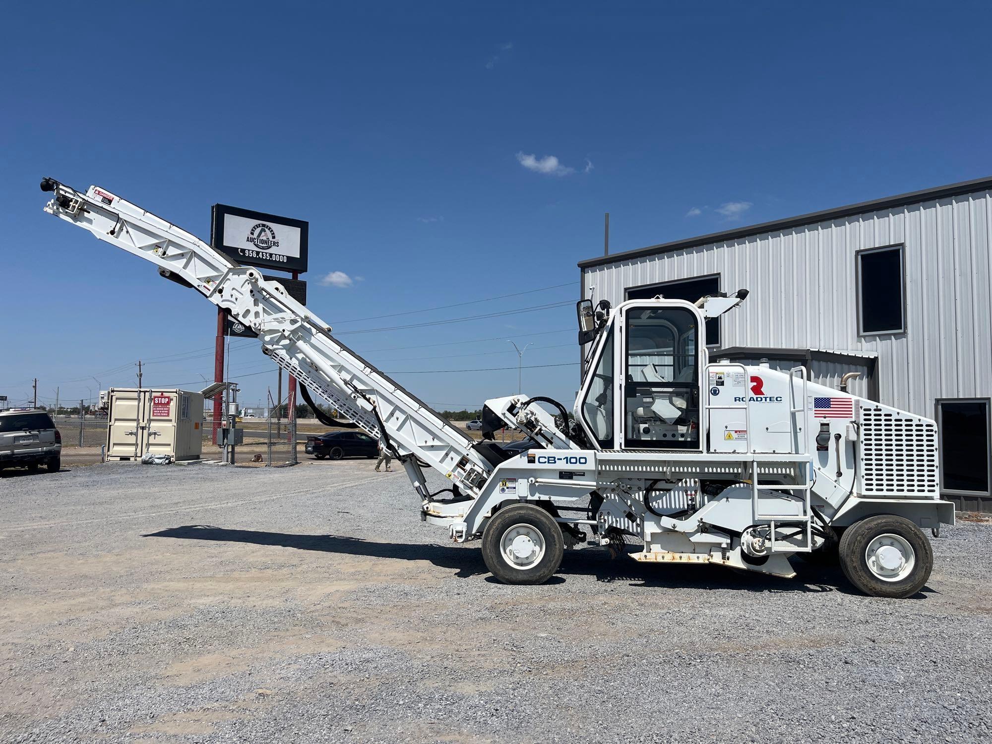 2016 Roadtec CB-100 Conveyor Broom