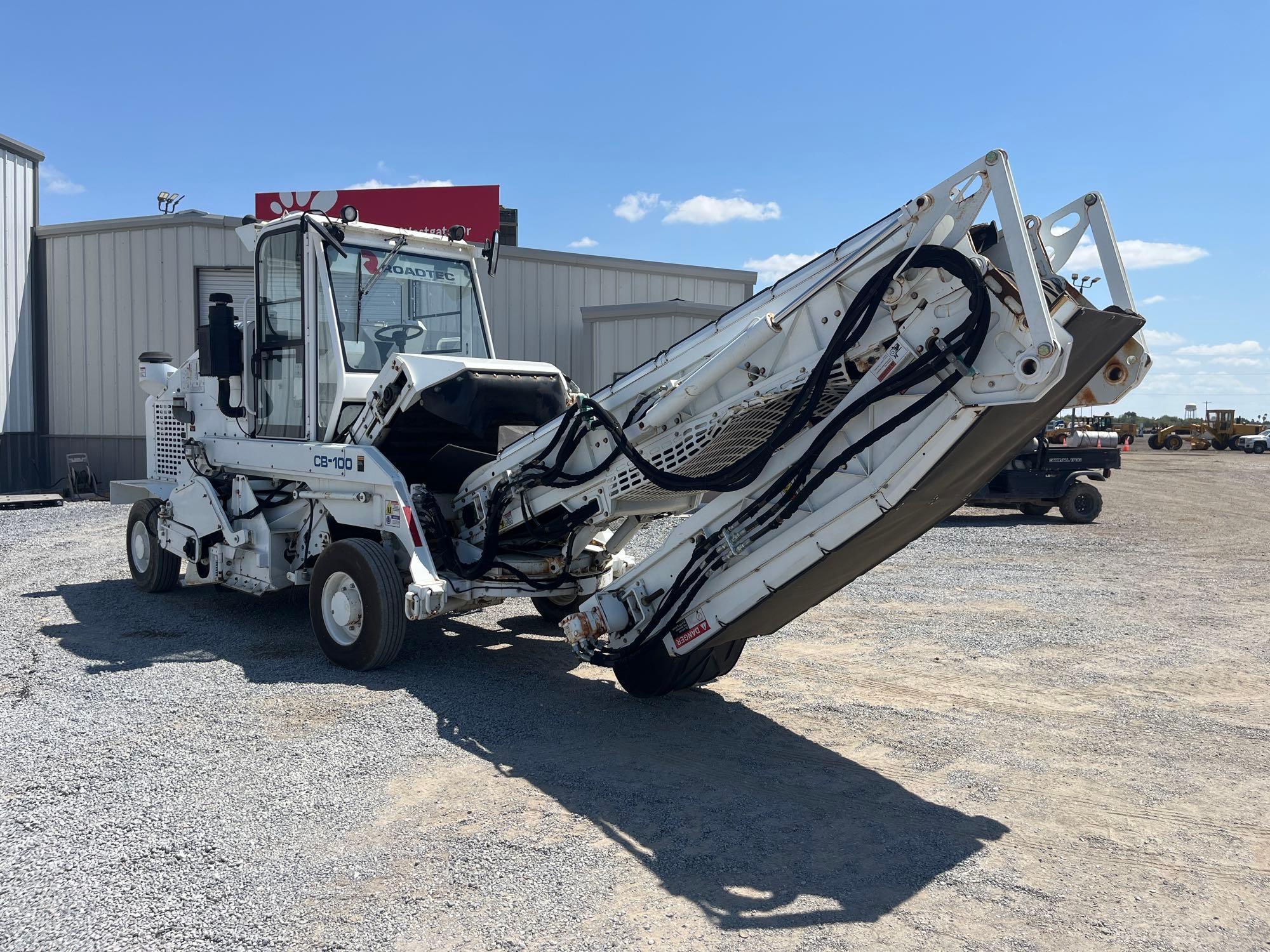2016 Roadtec CB-100 Conveyor Broom