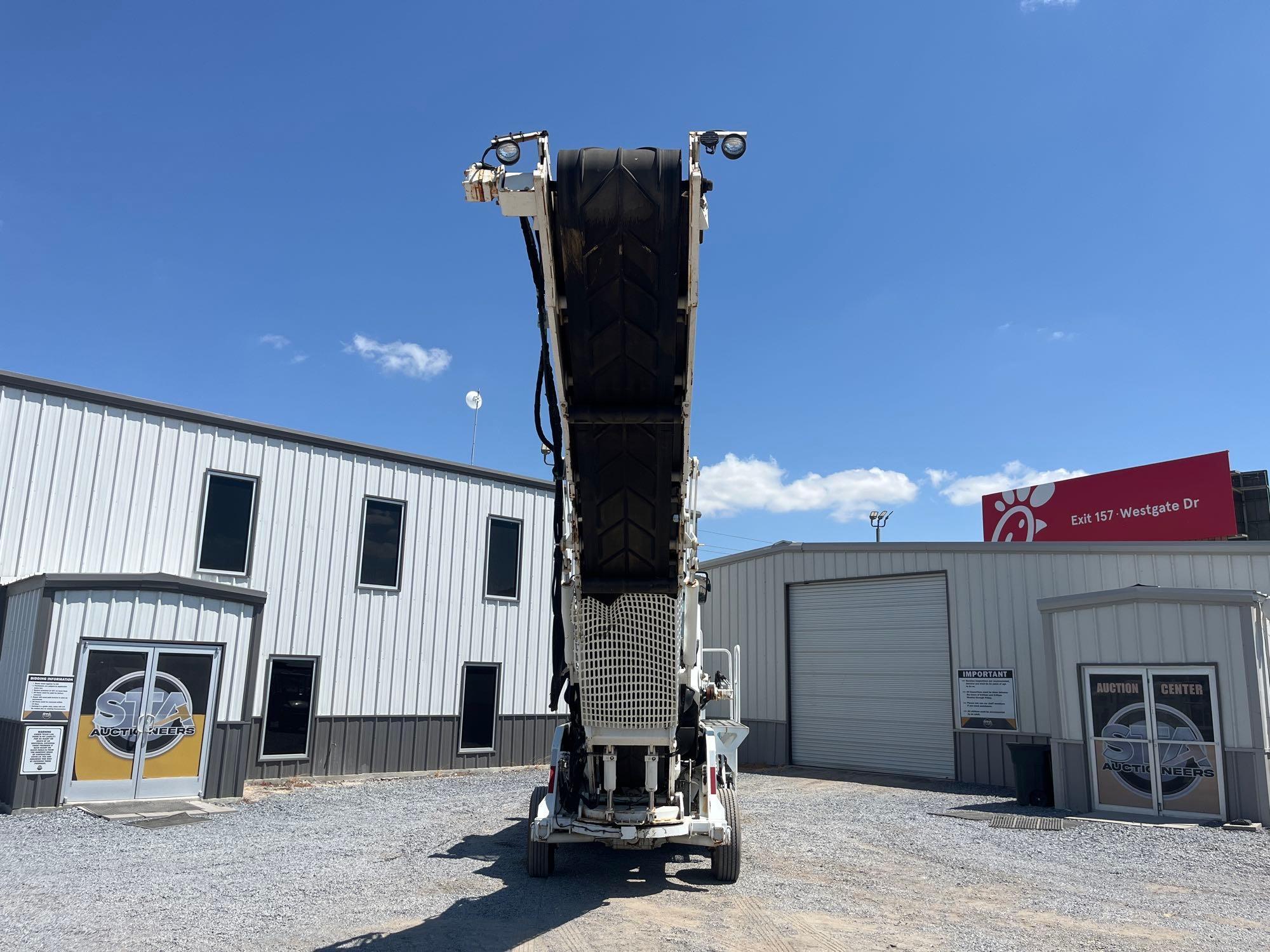 2016 Roadtec CB-100 Conveyor Broom