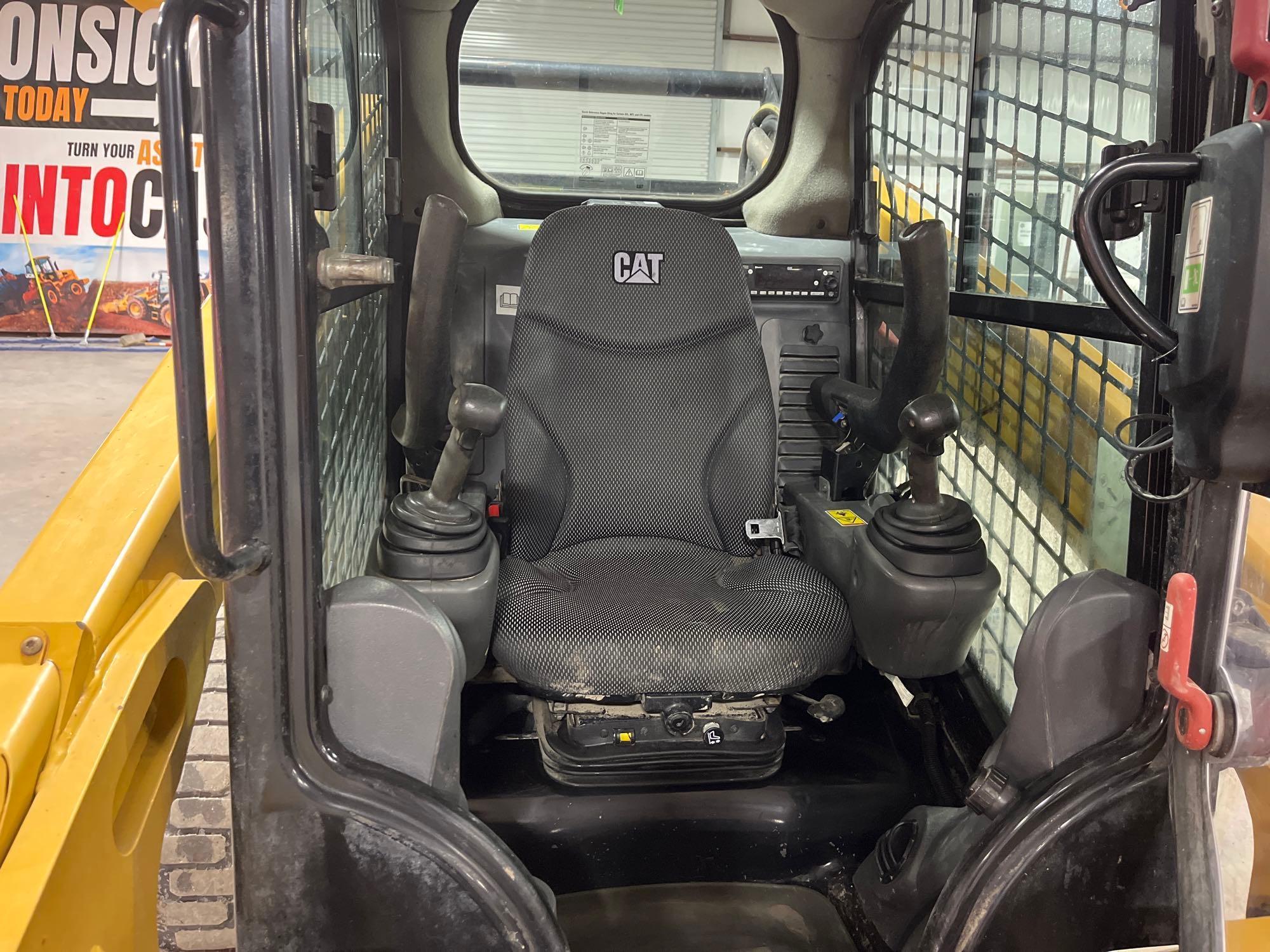 2015 Caterpillar 262D Skid Steer Loader