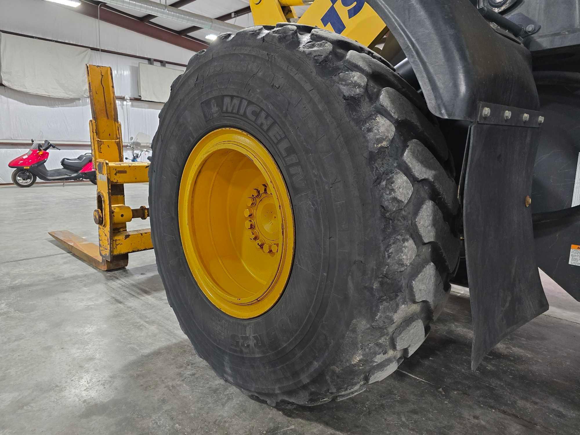 2019 Komatsu WA320-8 Wheel Loader