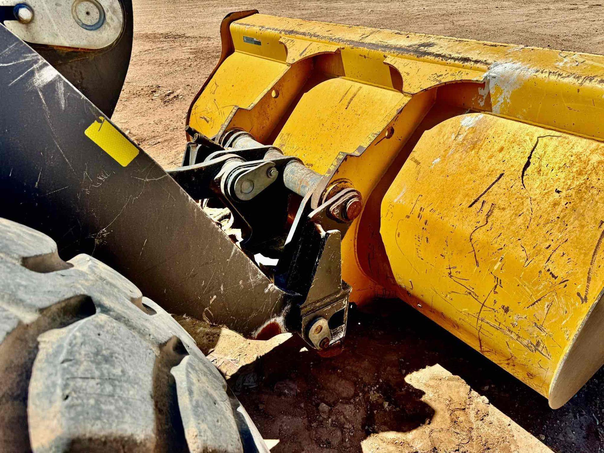 2011 John Deere 524K Wheel Loader