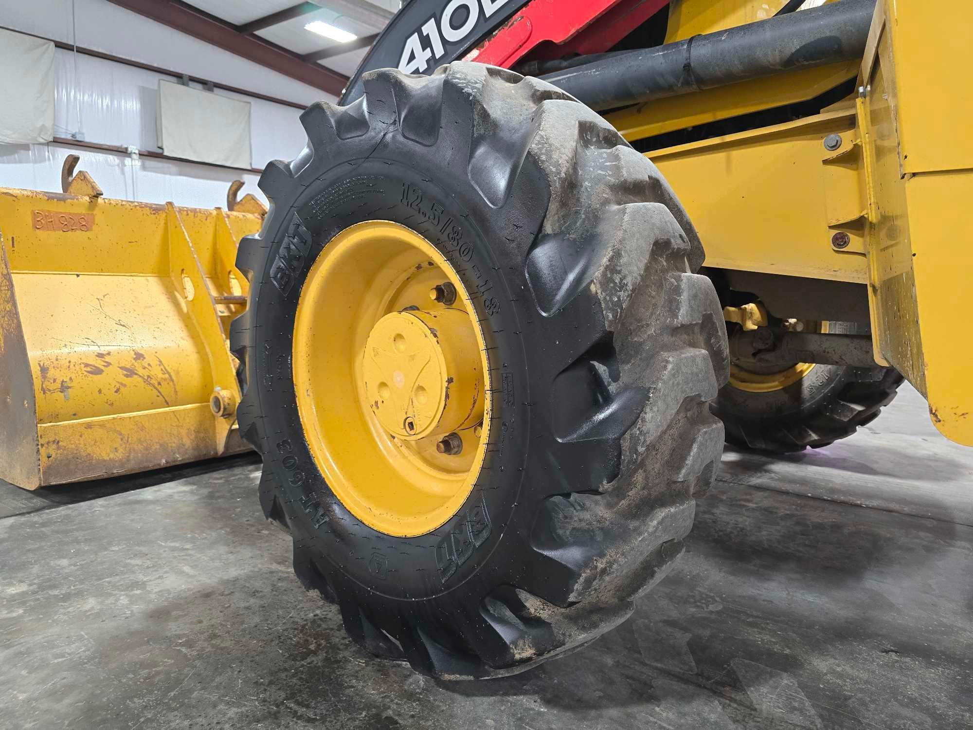 2019 John Deere 410L Backhoe Loader