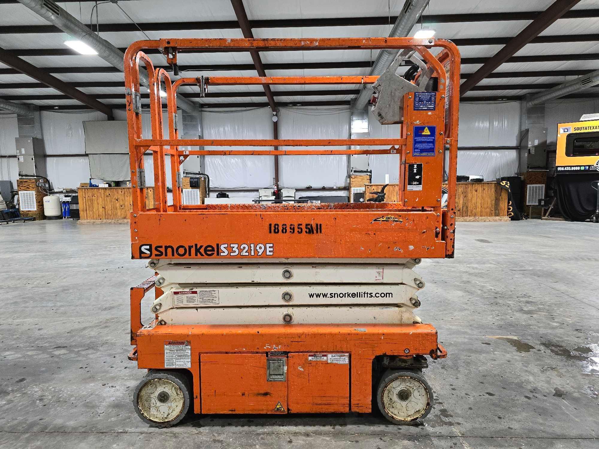 2017 Snorkel S3219E Scissor Lift