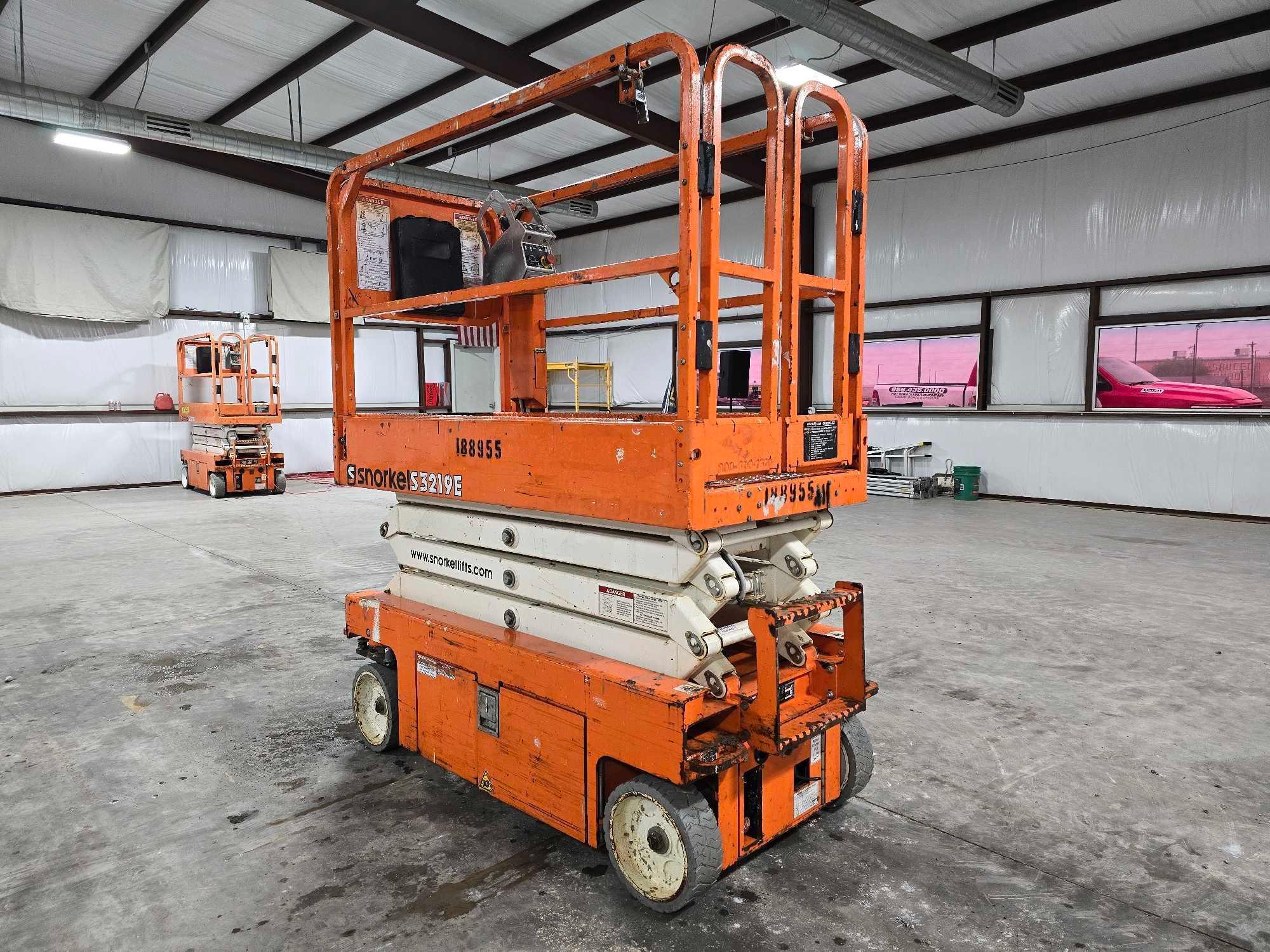 2017 Snorkel S3219E Scissor Lift