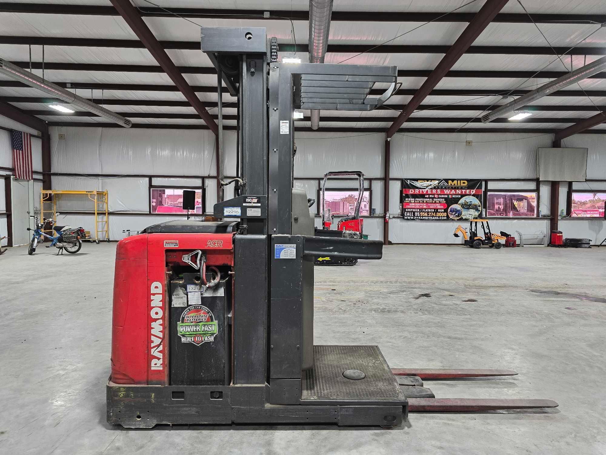 Raymond 540-OPC30TT Electric Forklift