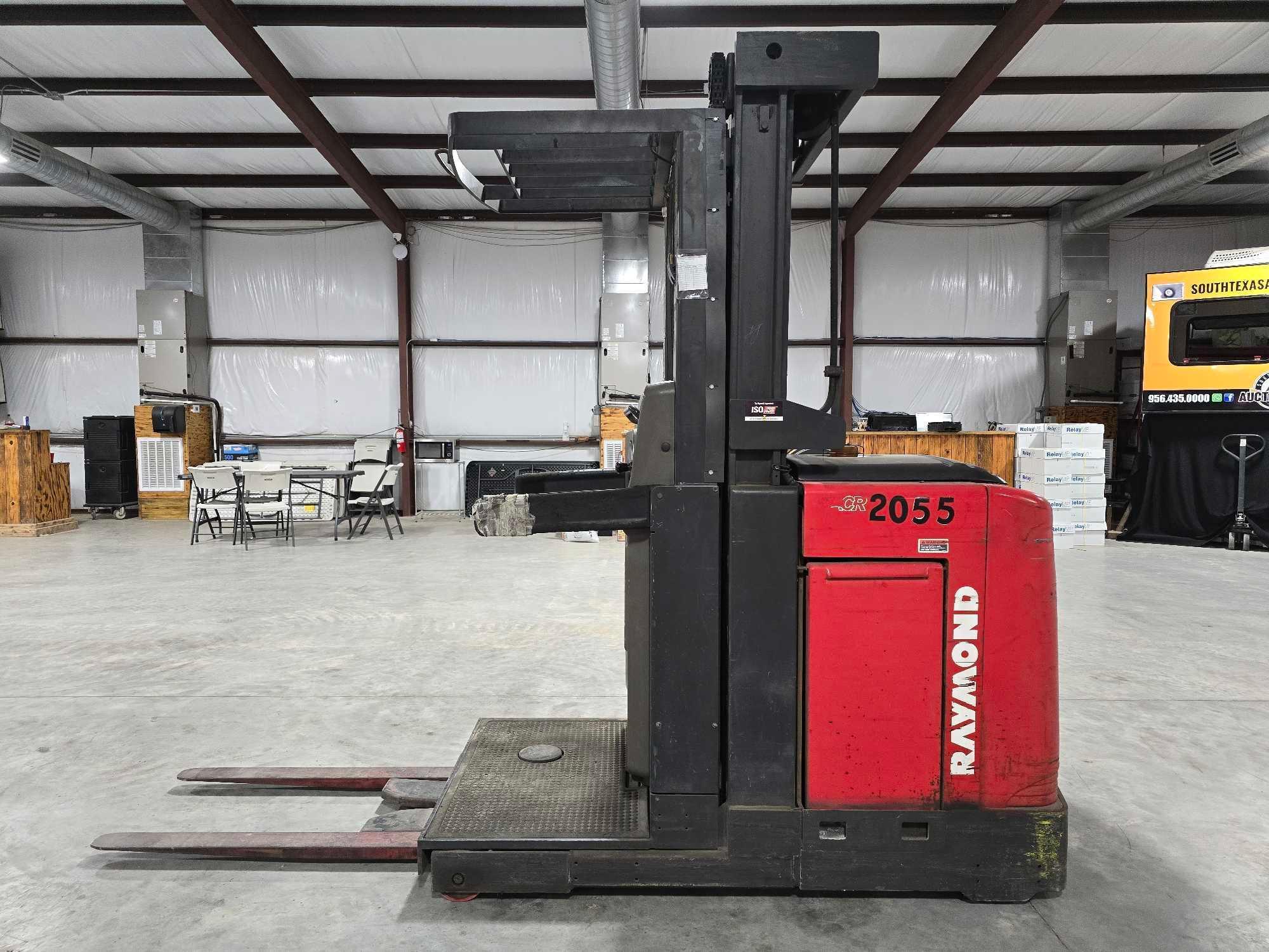 Raymond 540-OPC30TT Electric Forklift