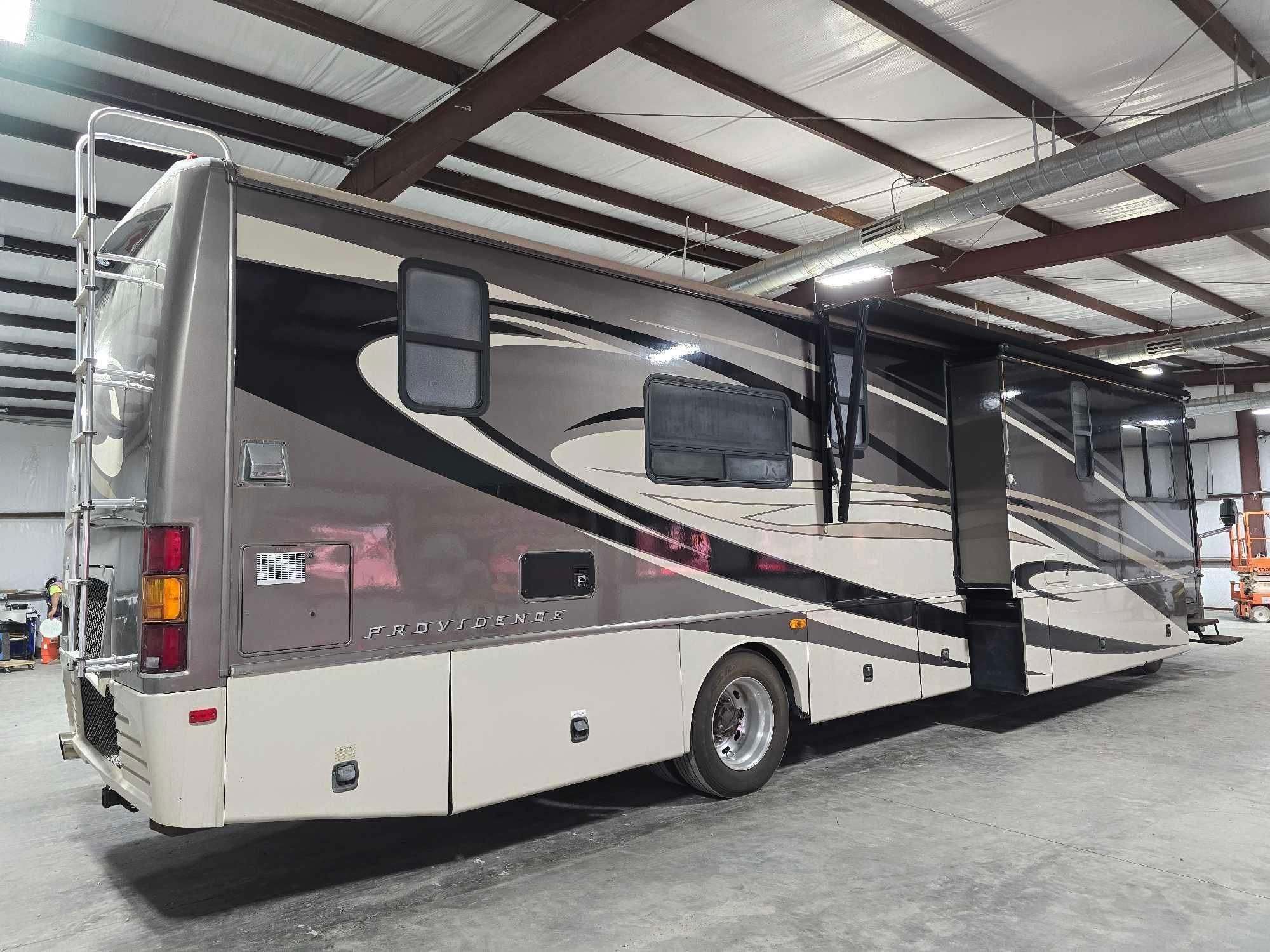 2007 Fleetwood RV Providence 40E Motorhome