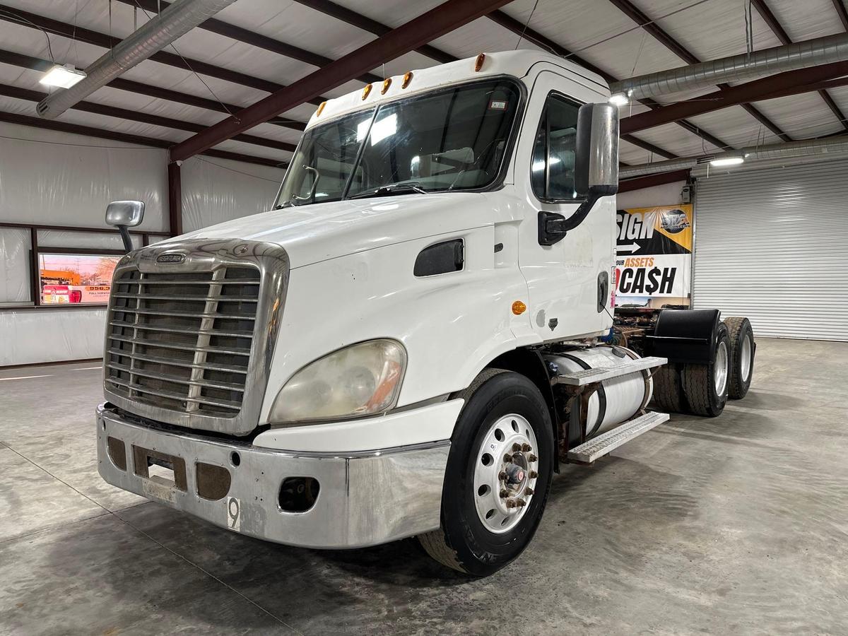 2016 Freightliner Cascadia 113 Day Cab Truck Tractor