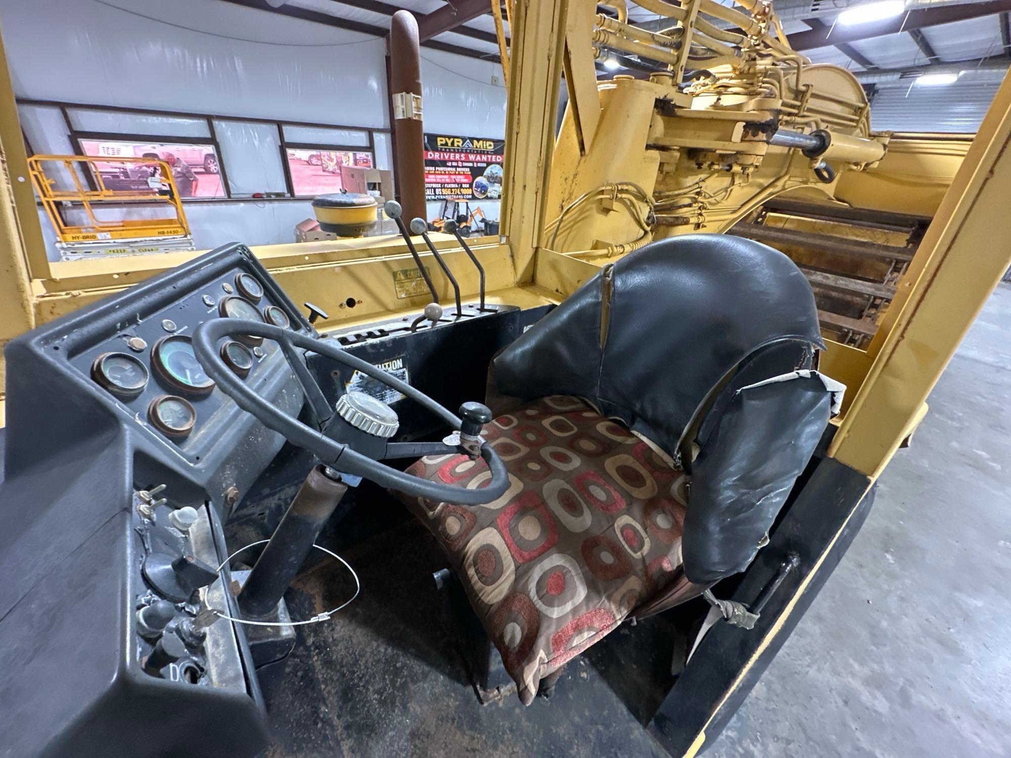 1977 John Deere 762 Paddle Scraper