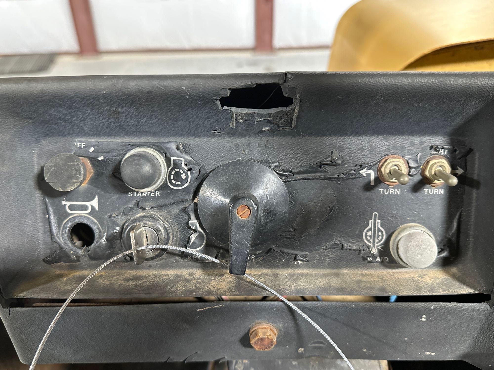 1977 John Deere 762 Paddle Scraper