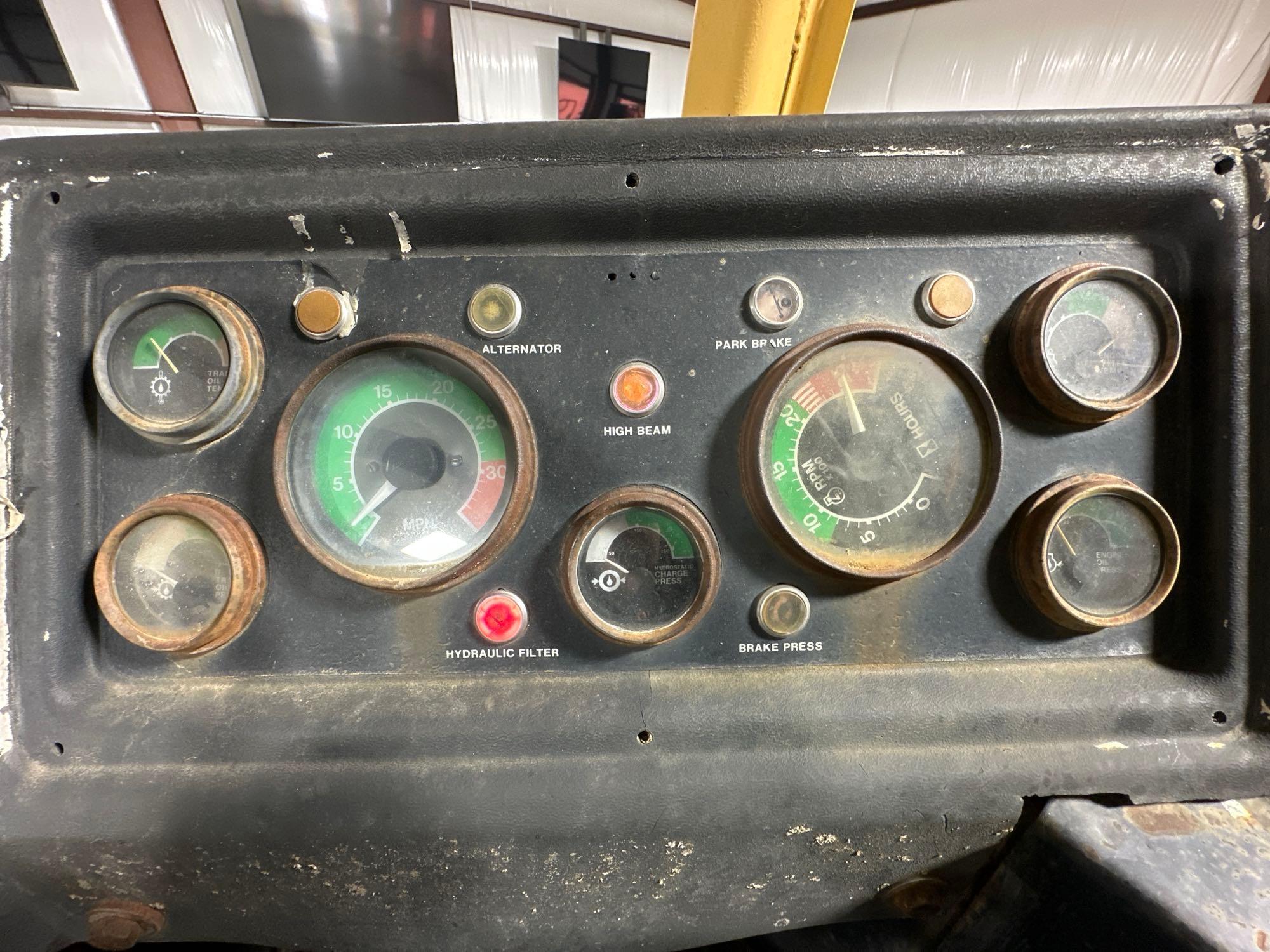 1977 John Deere 762 Paddle Scraper