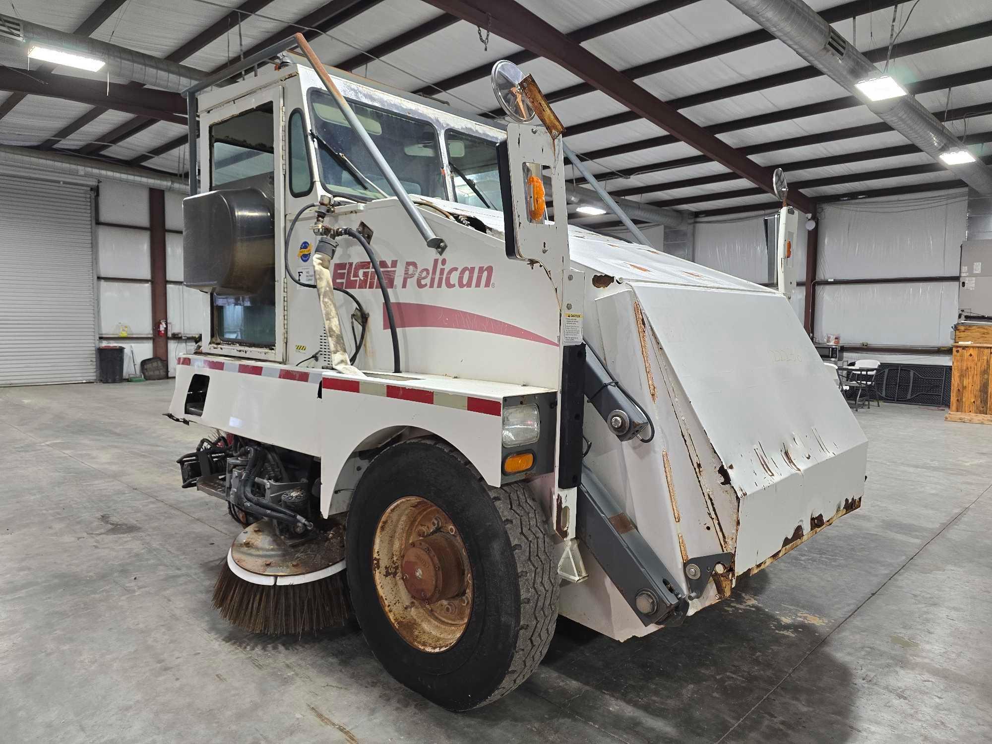 2001 Elgin Pelican Street Sweeper