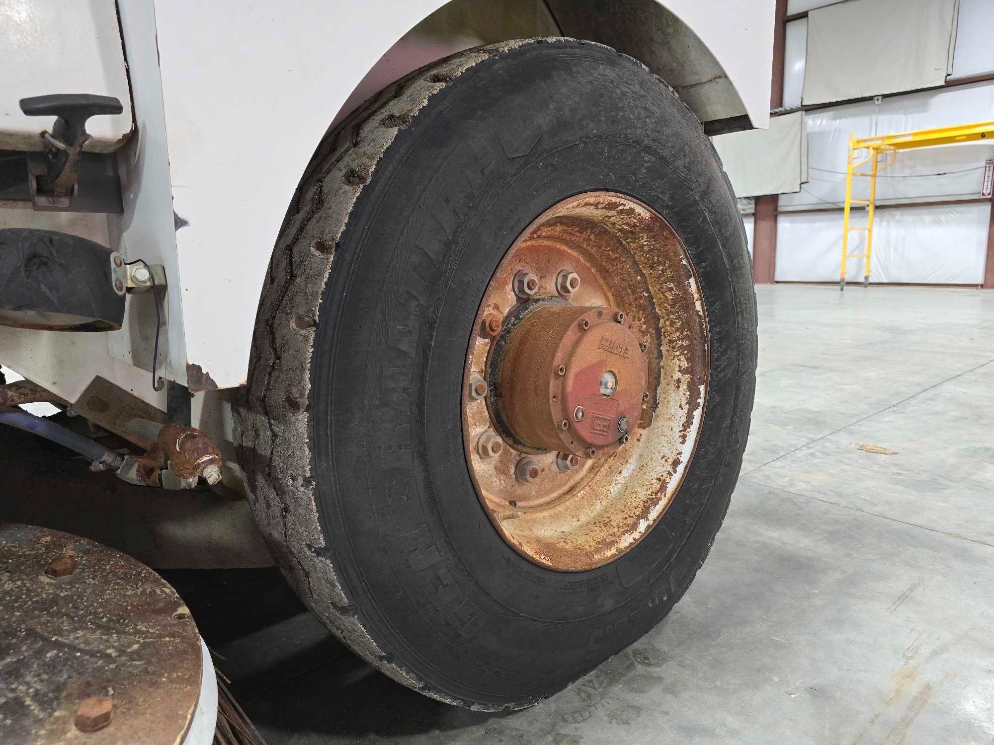 2001 Elgin Pelican Street Sweeper