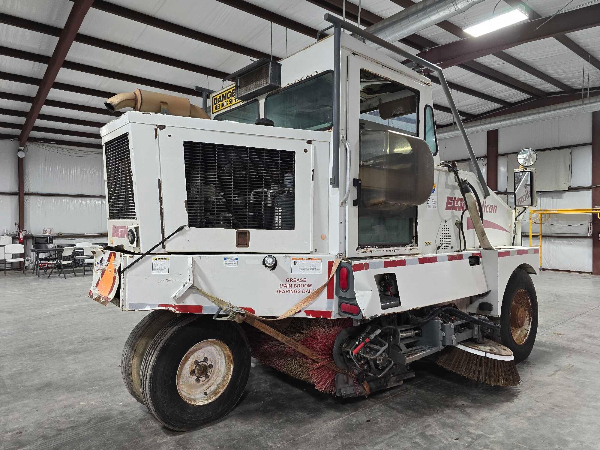 2001 Elgin Pelican Street Sweeper
