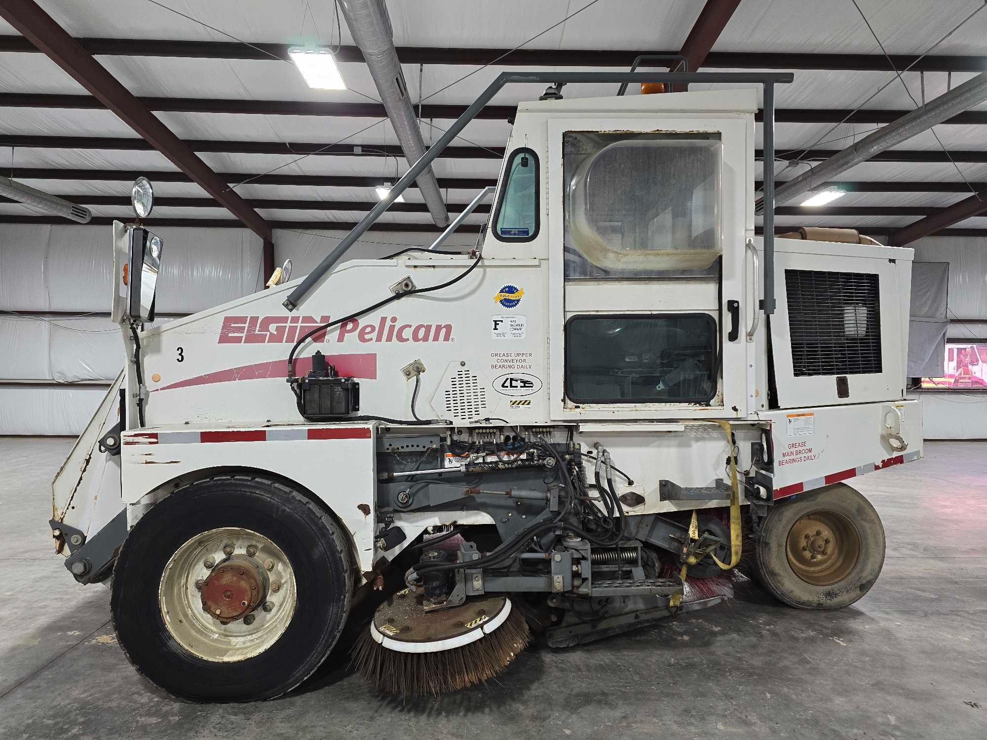 2001 Elgin Pelican Street Sweeper