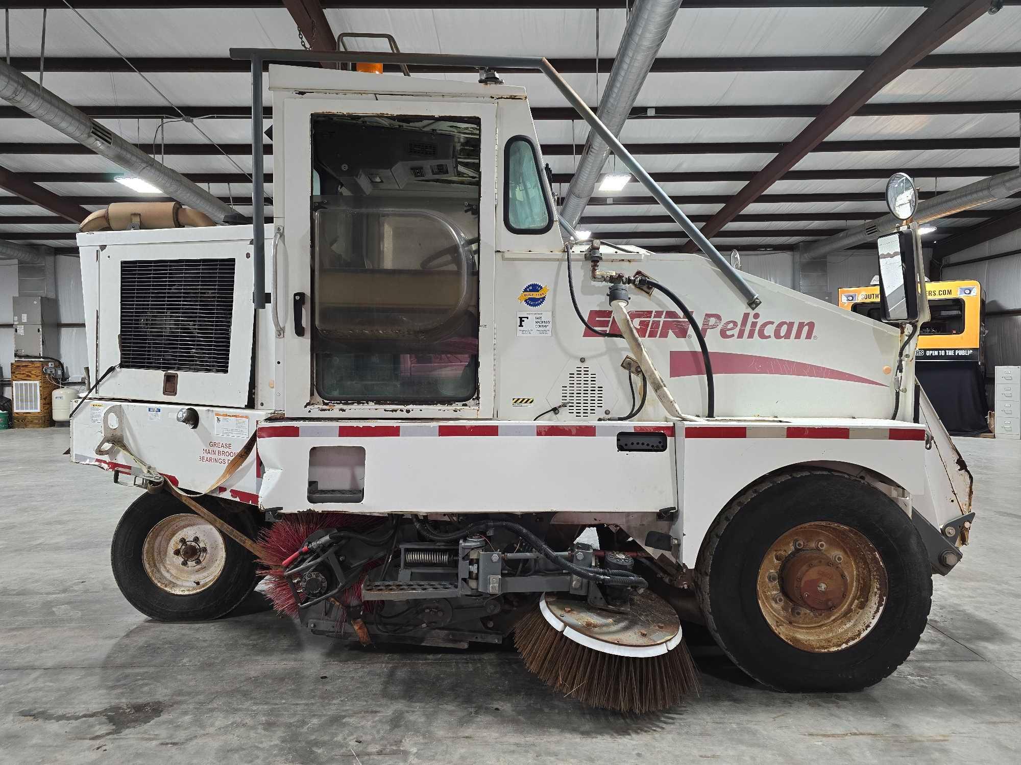 2001 Elgin Pelican Street Sweeper