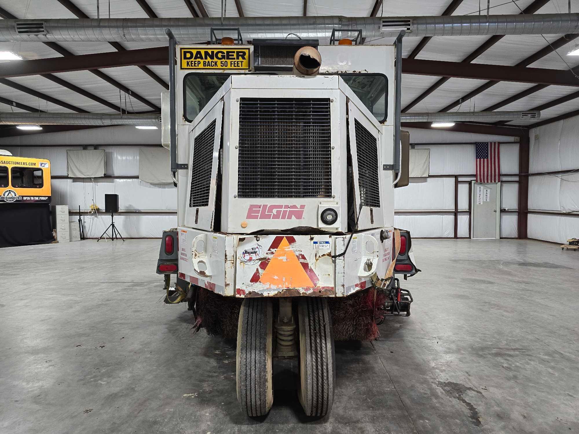 2001 Elgin Pelican Street Sweeper
