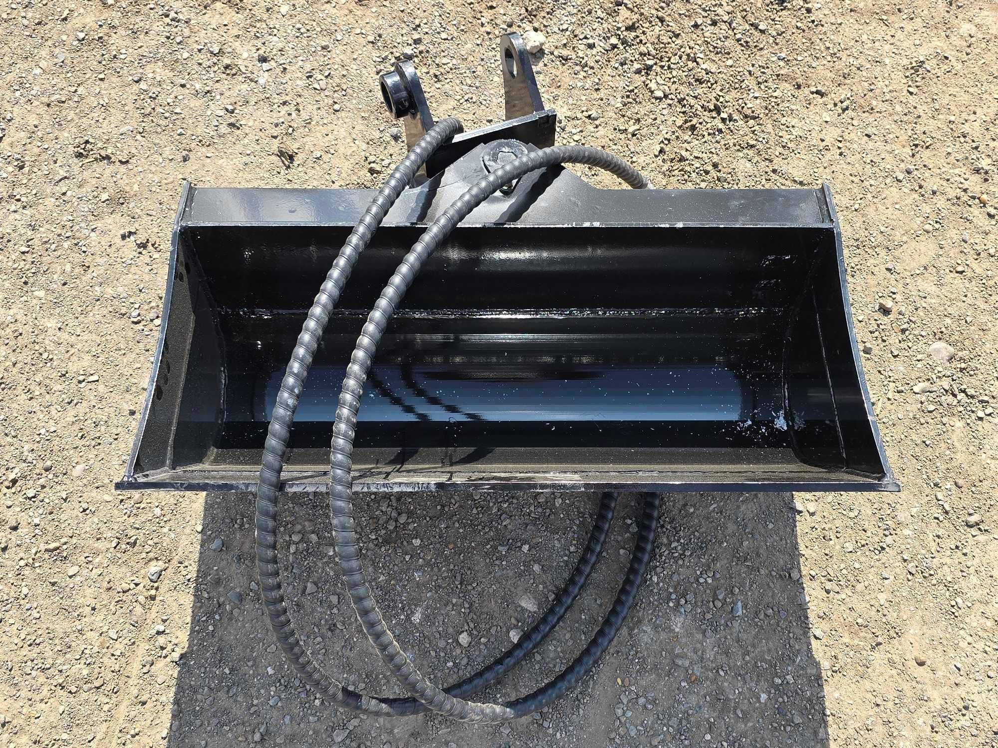 NEW/UNUSED 2024 Hydraulic Tilting Excavator Bucket