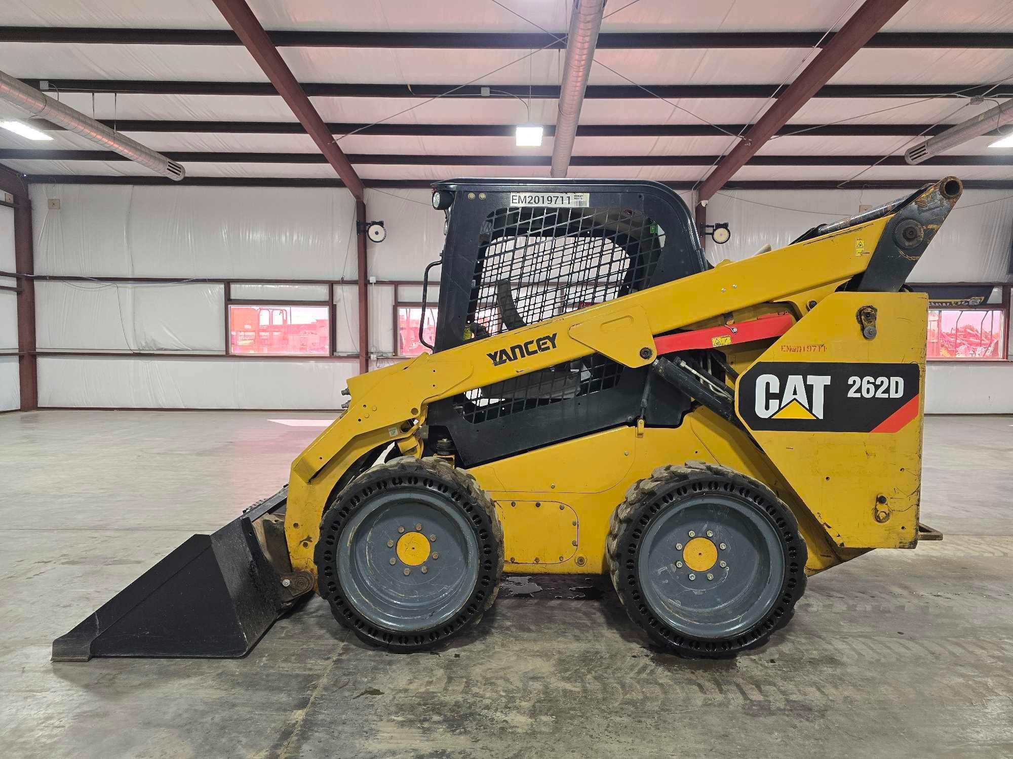 2019...Caterpillar 262D Skid Steer Loader.