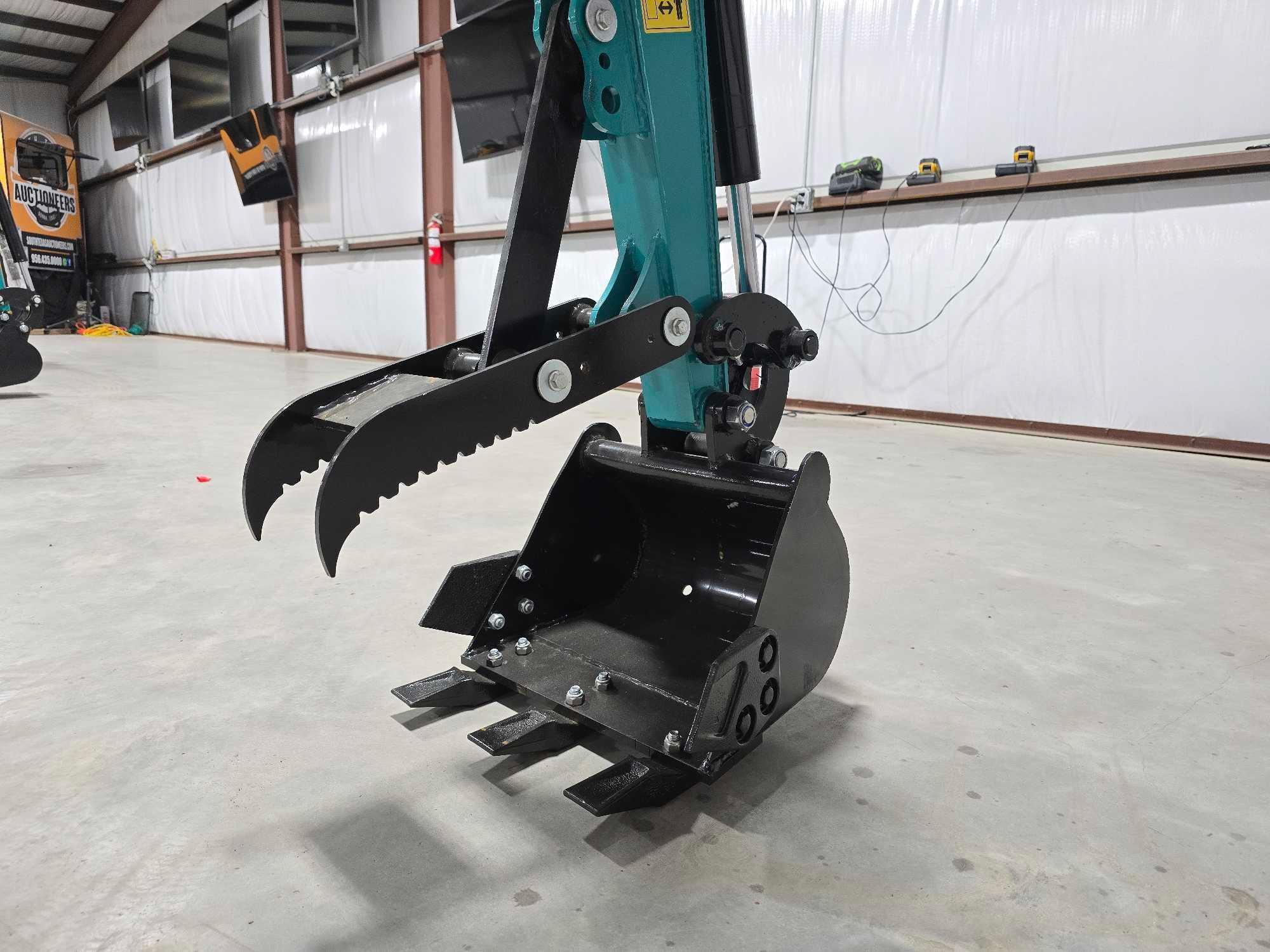 NEW/UNUSED 2024...Agrotk QH12R...Mini Excavator