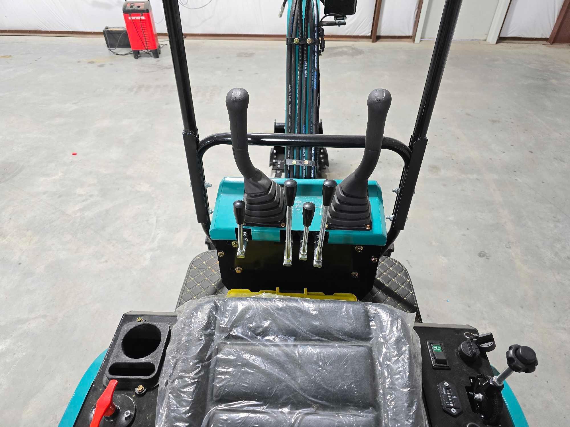 NEW/UNUSED 2024...Agrotk QH12R...Mini Excavator