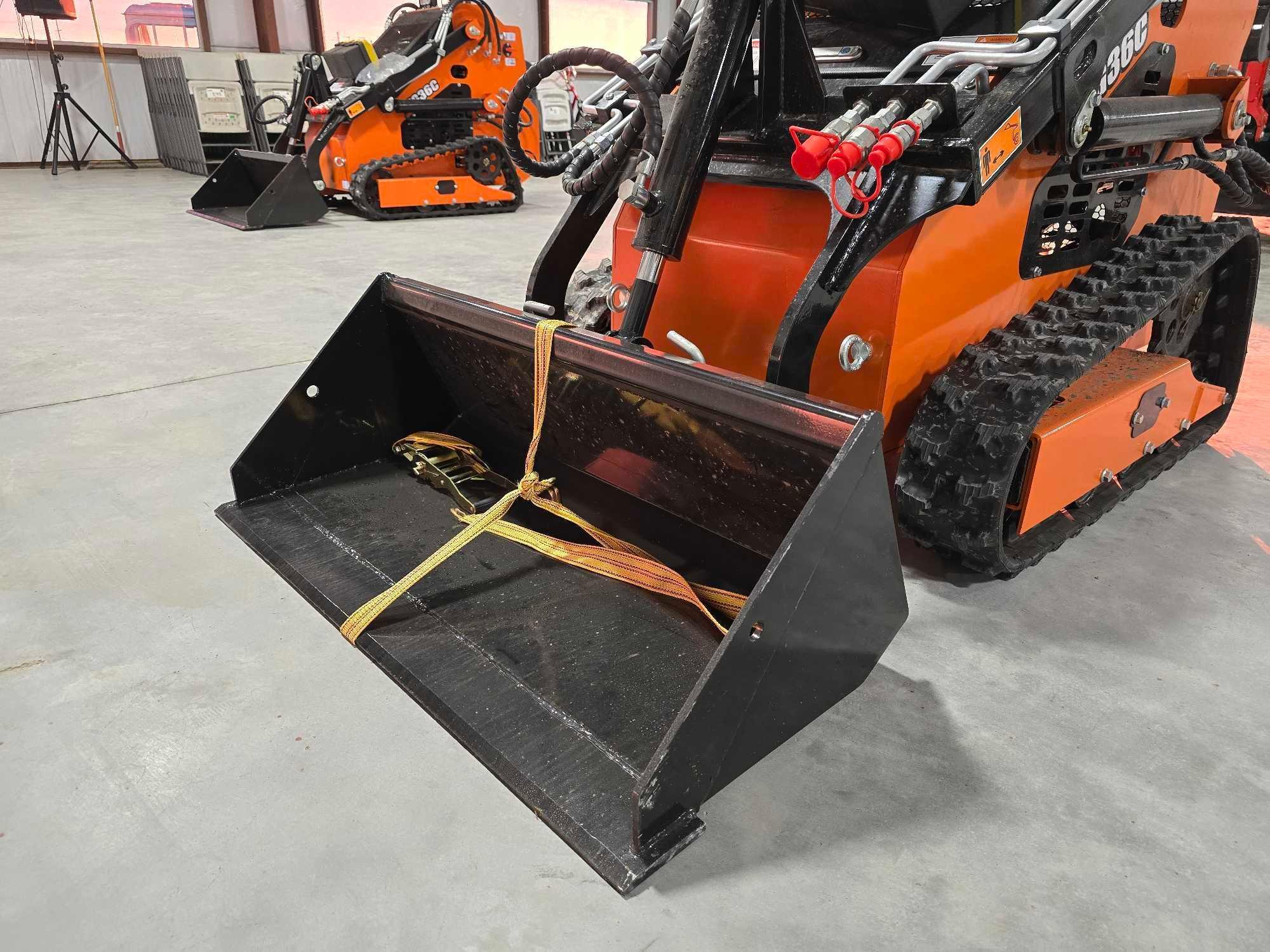 NEW/UNUSED 2025 EG36C Skid Steer Loader