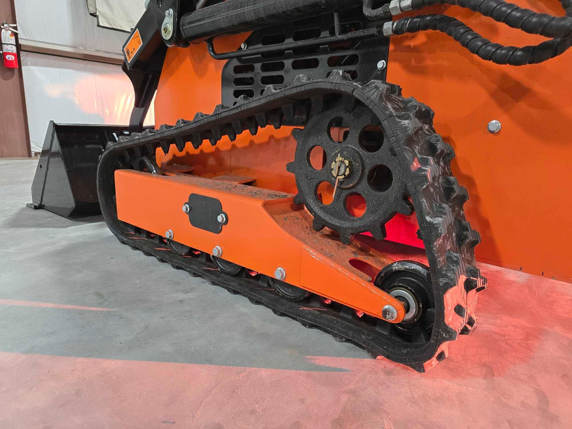 NEW/UNUSED 2025 EG36C Skid Steer Loader